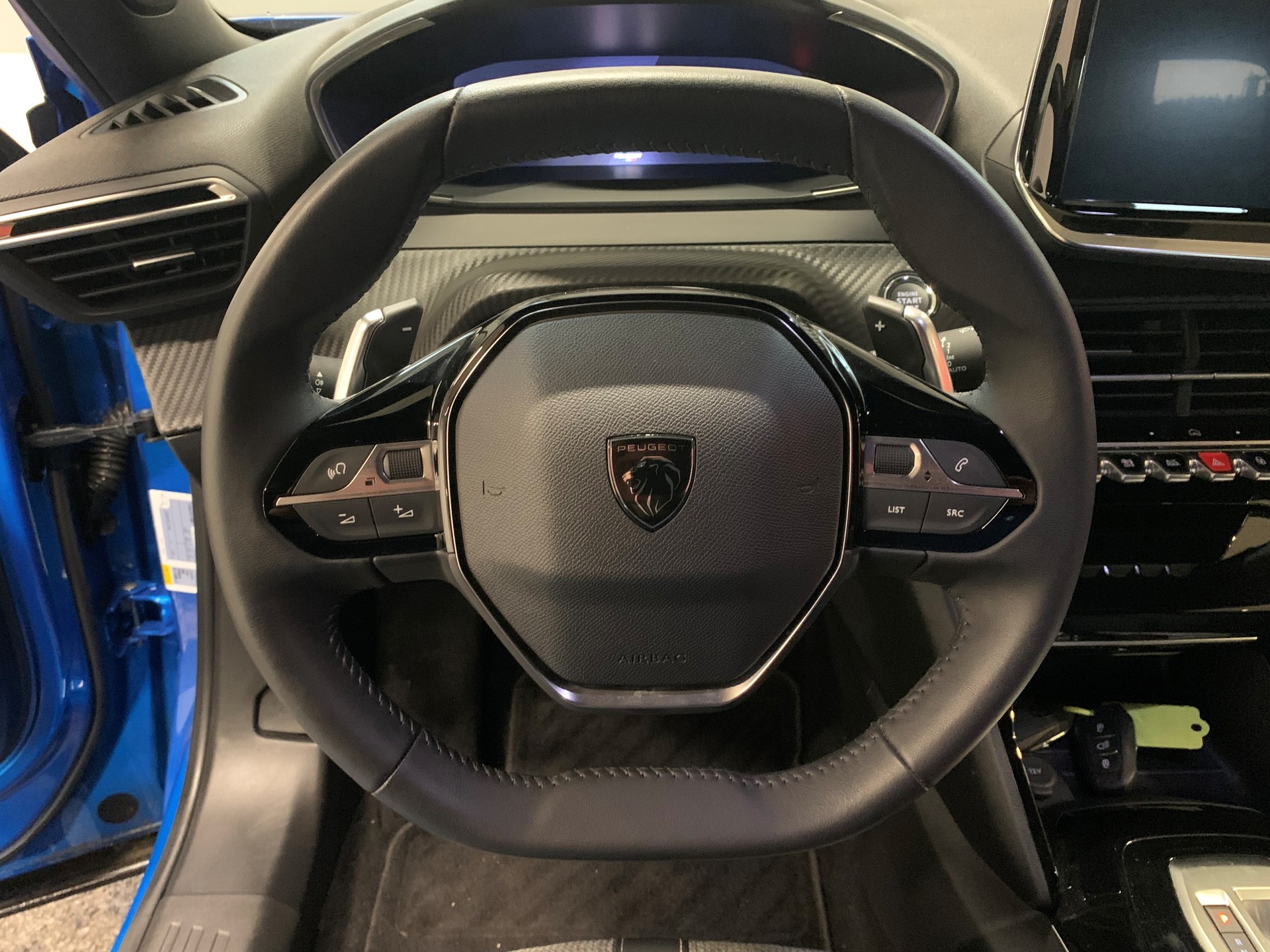 PEUGEOT 2008 1.2 PureTech Allure-image-11