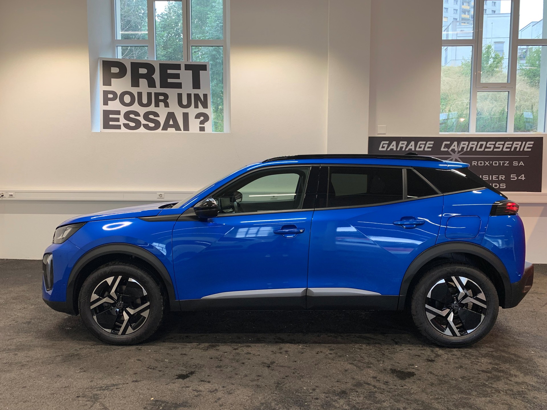 PEUGEOT 2008 1.2 PureTech Allure-image-4
