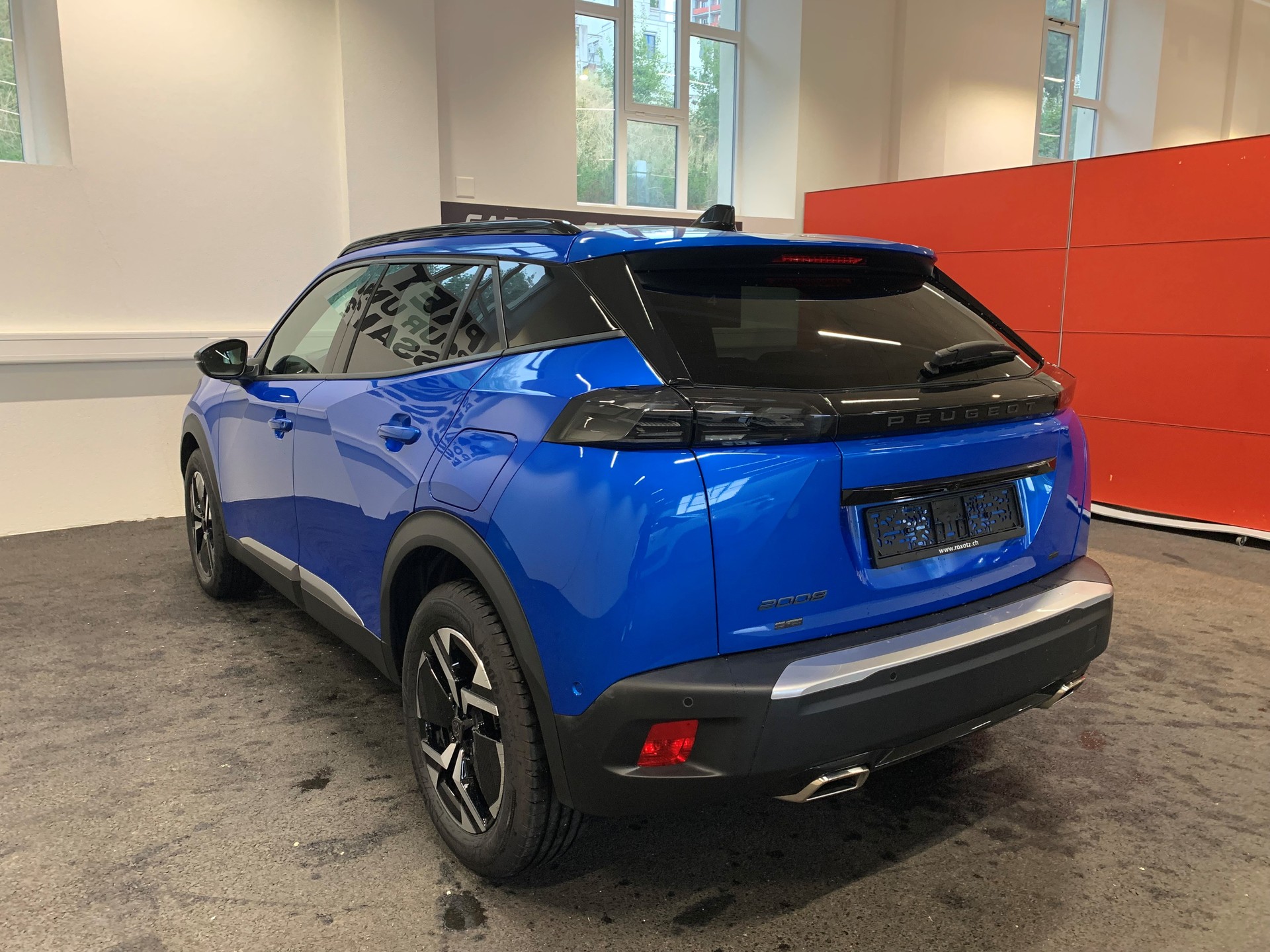 PEUGEOT 2008 1.2 PureTech Allure-image-7