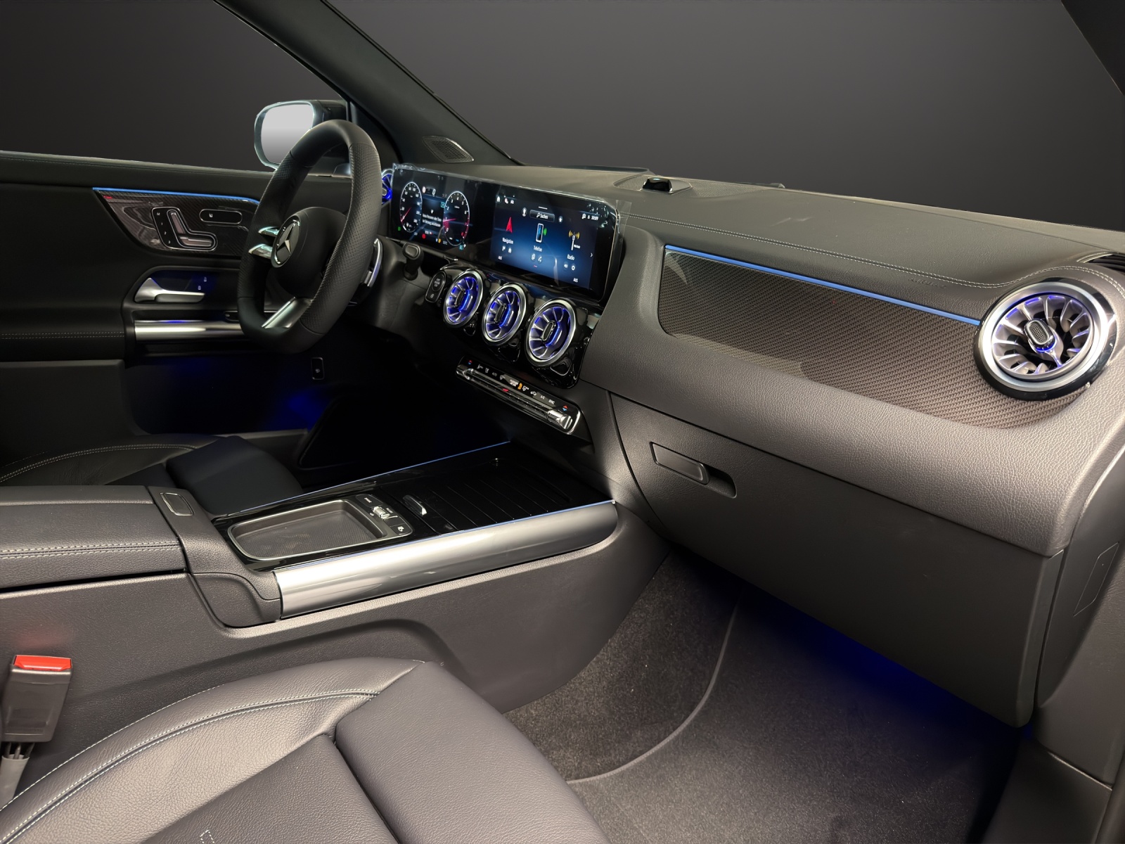 MERCEDES-BENZ GLA 200 Night Star-image-7