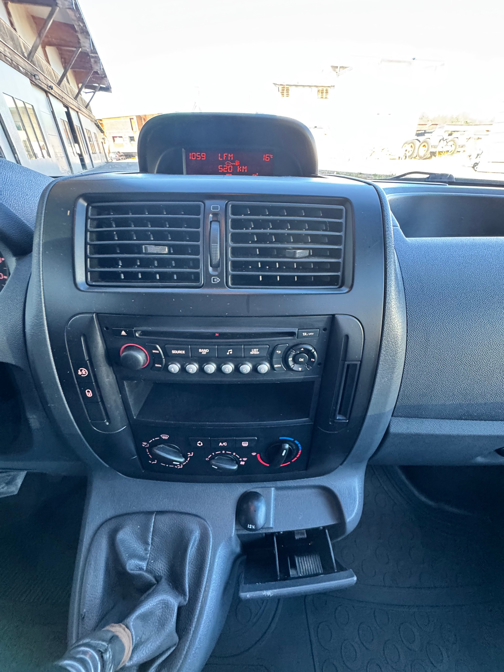 CITROEN Jumpy 2.0HDi L2H1 Seduction-image-7