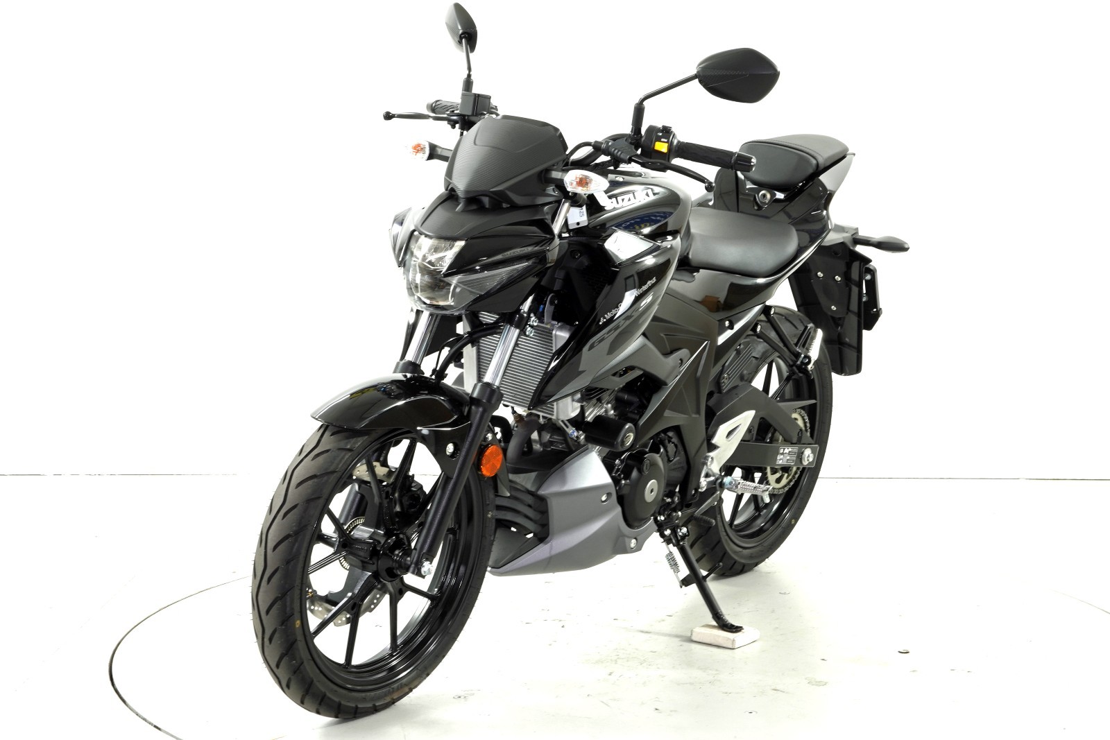 SUZUKI GSX-S 125-showroom-element-2