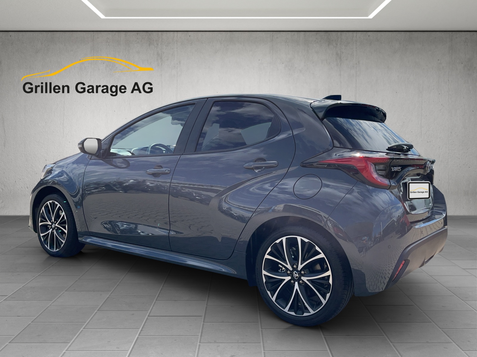 TOYOTA Yaris 1.5 VVT-i HSD Teamplayer-image-2