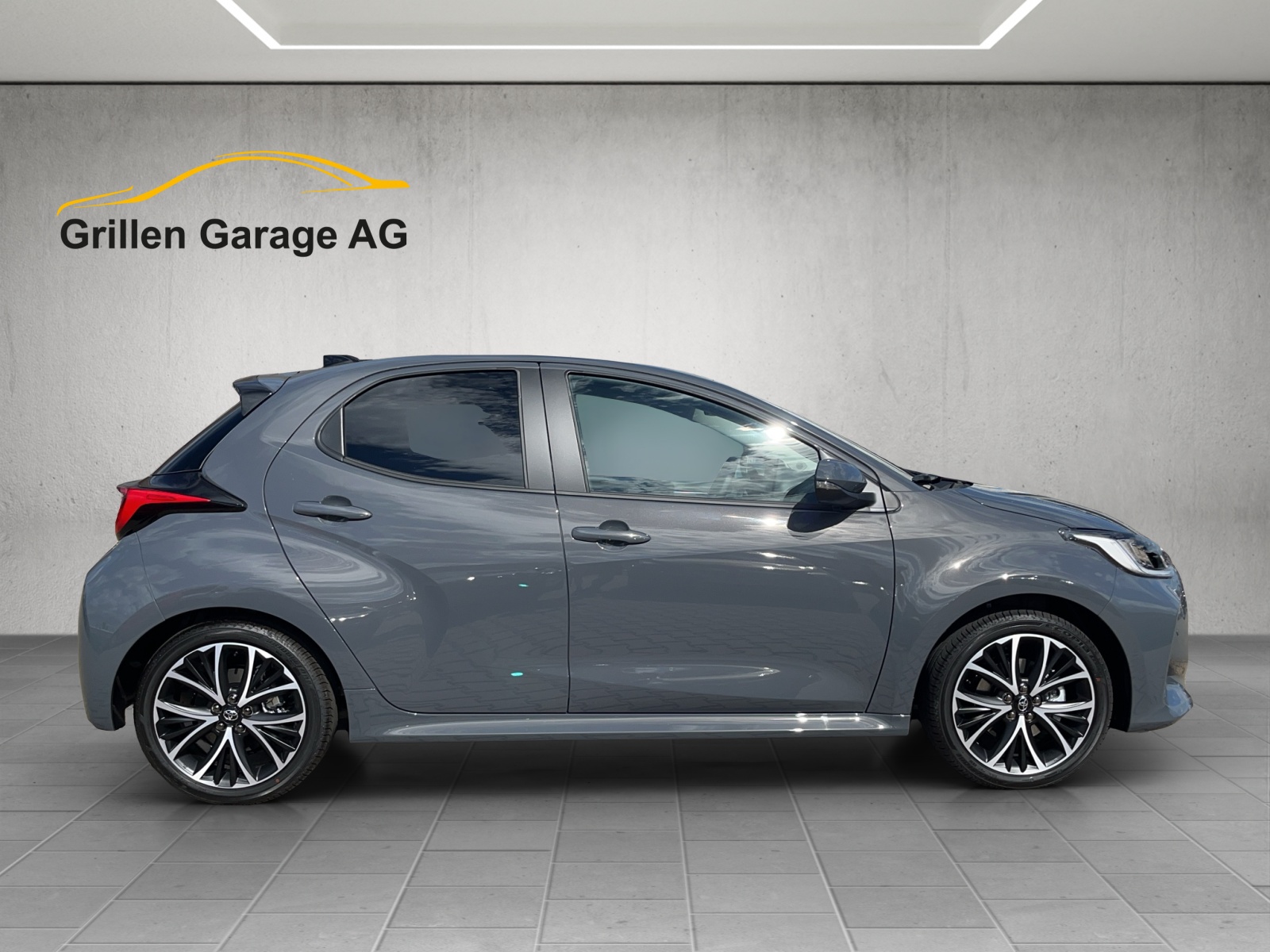 TOYOTA Yaris 1.5 VVT-i HSD Teamplayer-image-5