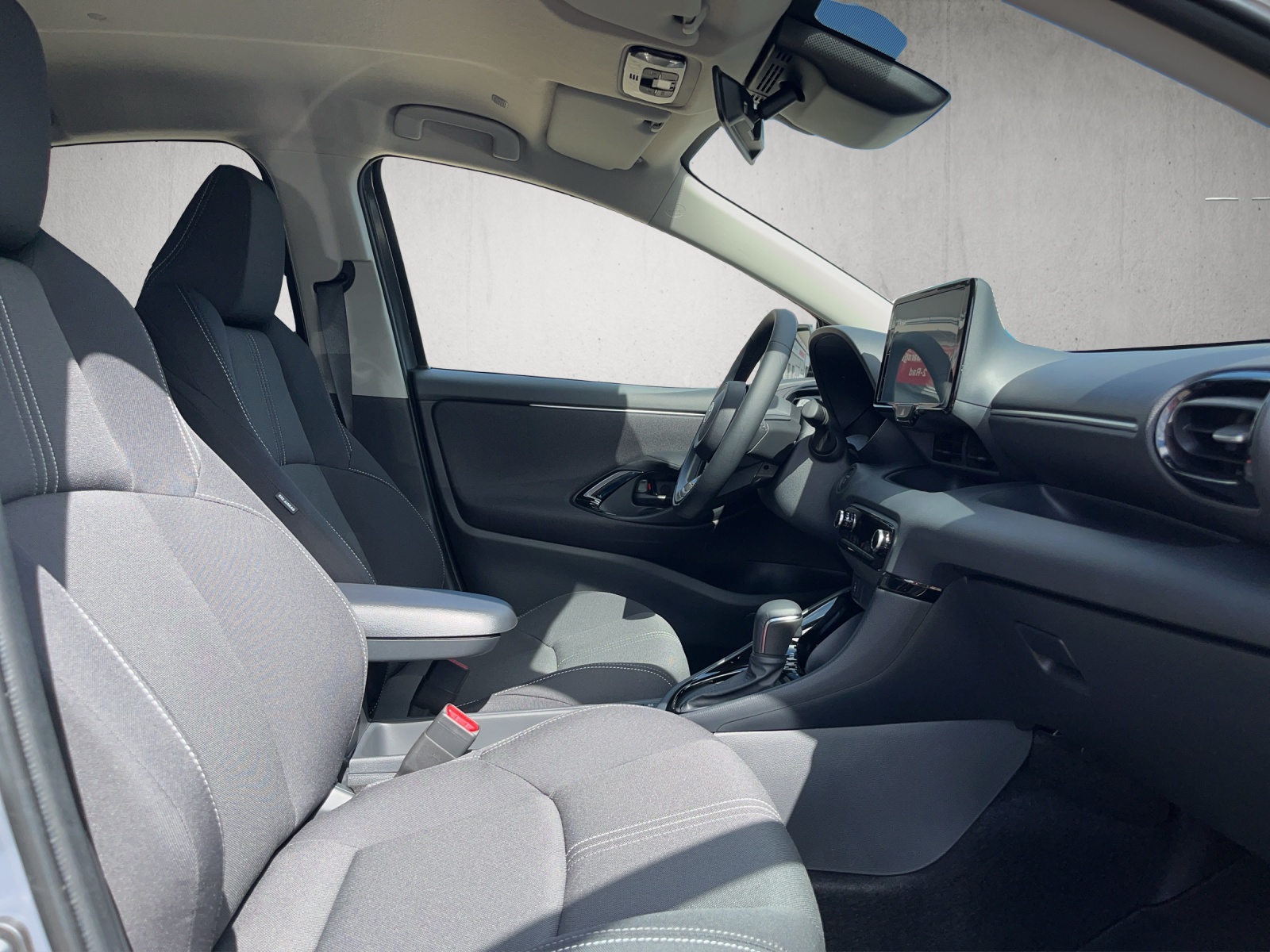 TOYOTA Yaris 1.5 VVT-i HSD Teamplayer-image-12