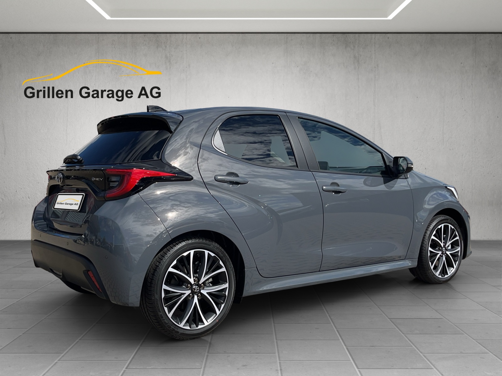 TOYOTA Yaris 1.5 VVT-i HSD Teamplayer-image-4