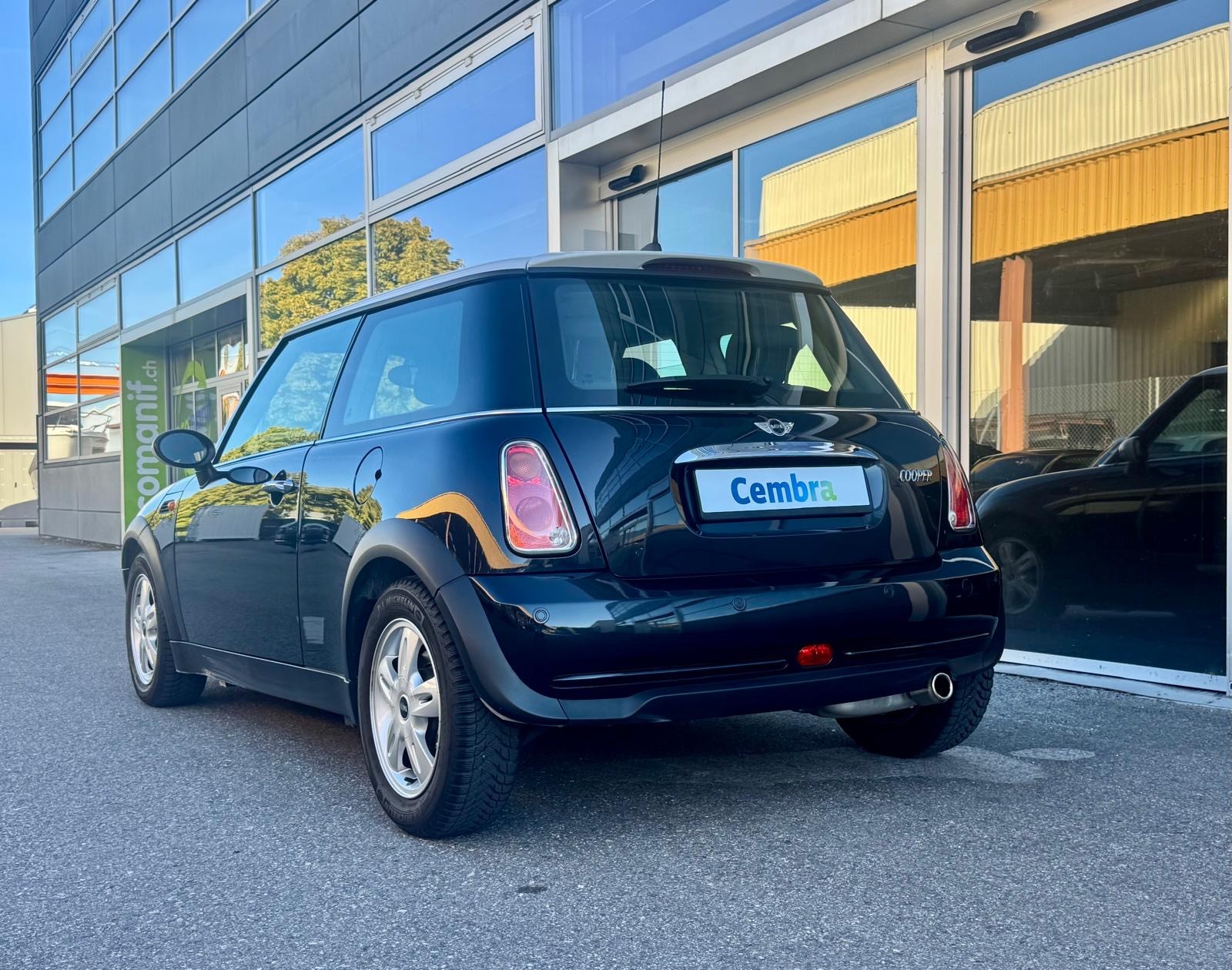 MINI Cooper-image-3