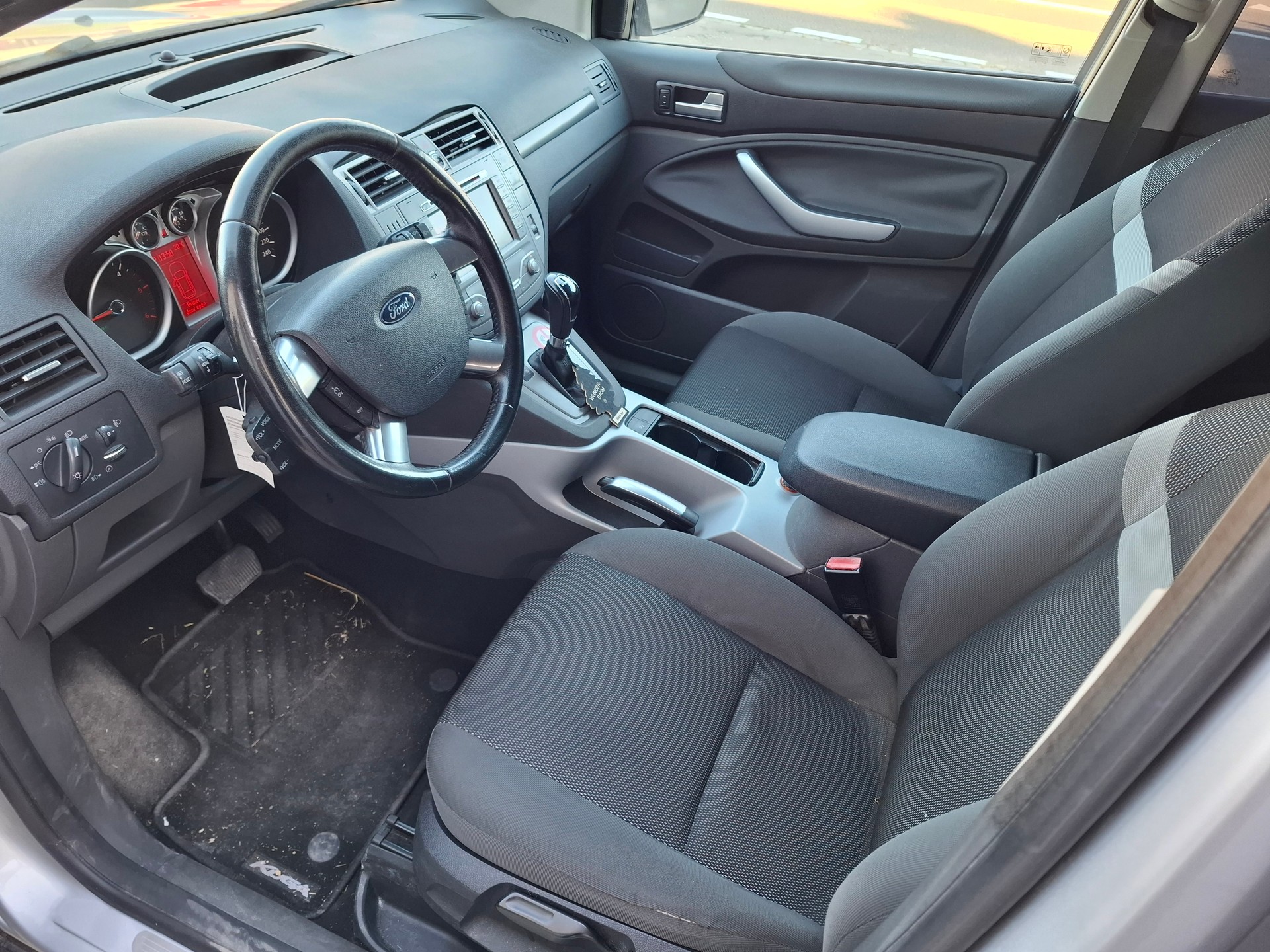 FORD Kuga 2.0 TDCi Titanium 4WD PowerShift-image-8