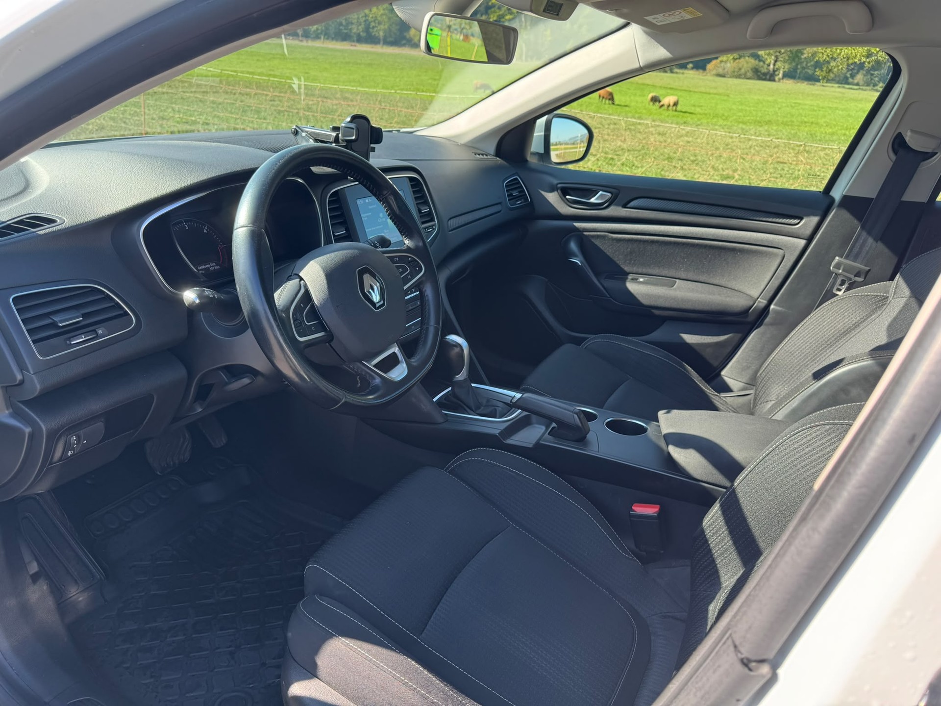 RENAULT Mégane Grandtour 1.5 dCi Business EDC-image-8