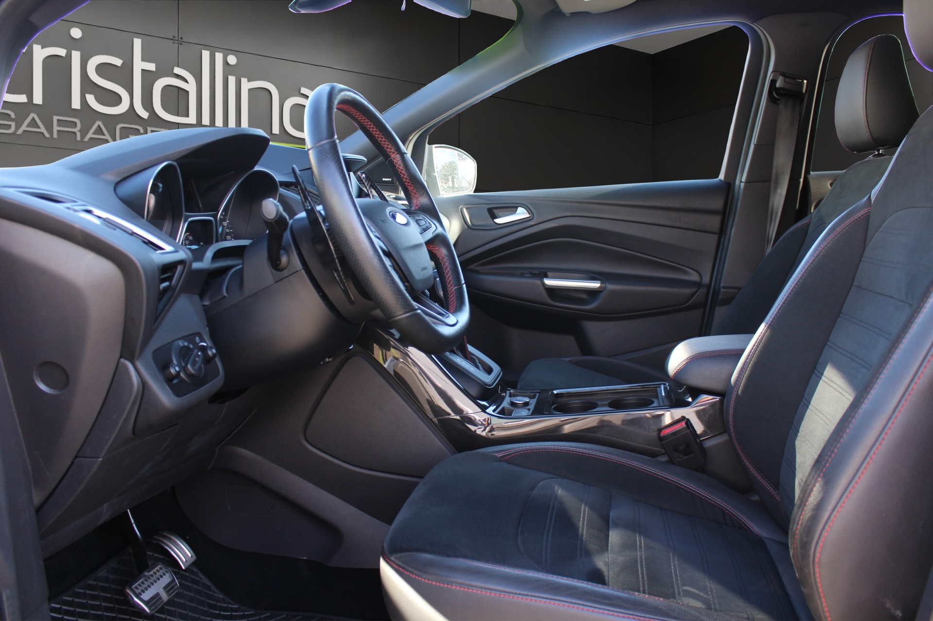 FORD Kuga 2.0 TDCi 150 ST-Line FPS-image-6