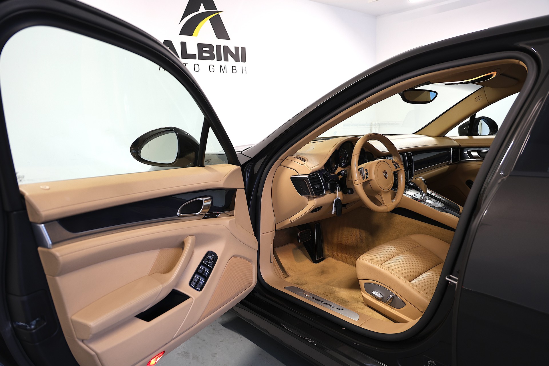 PORSCHE Panamera 3.6 V6 4 PDK-image-4