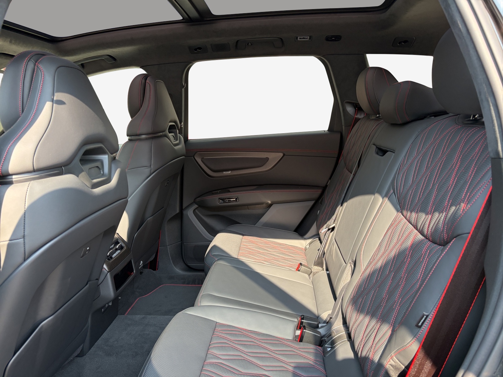 AUDI Q7 SUV TDI quattro 220 kW-image-11