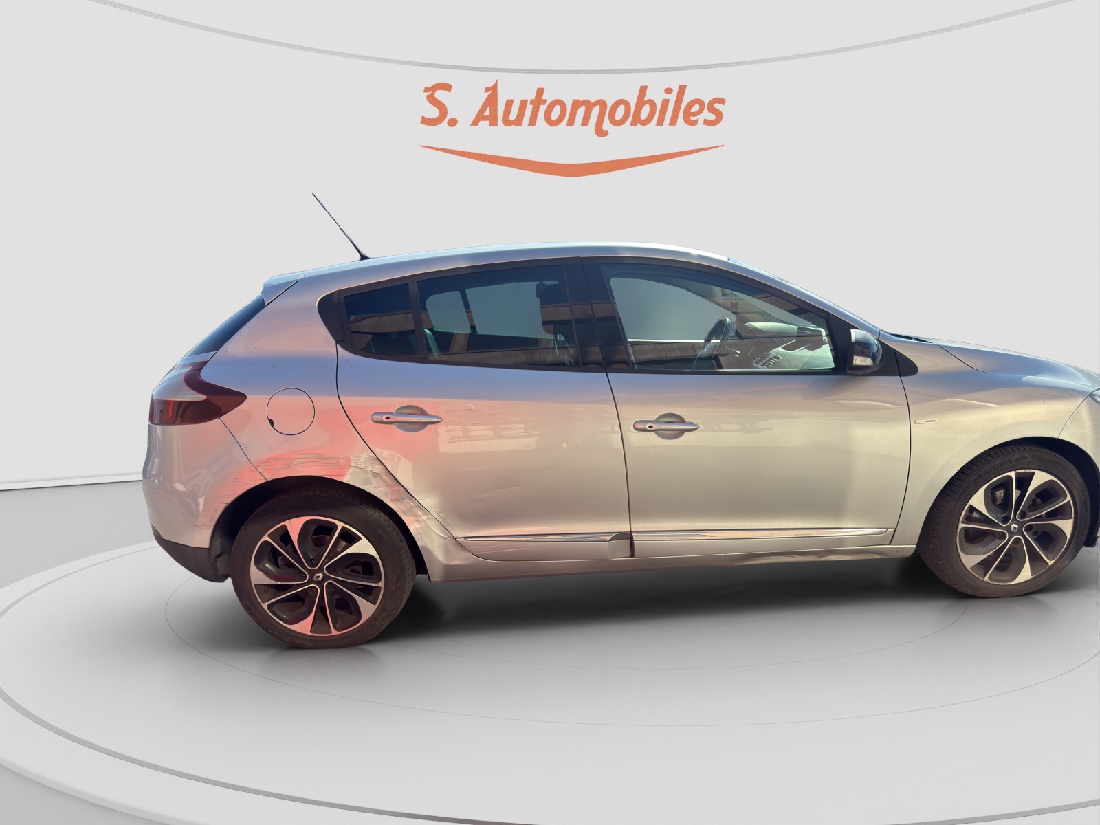RENAULT Mégane 1.2 16V Turbo Bose-image-2