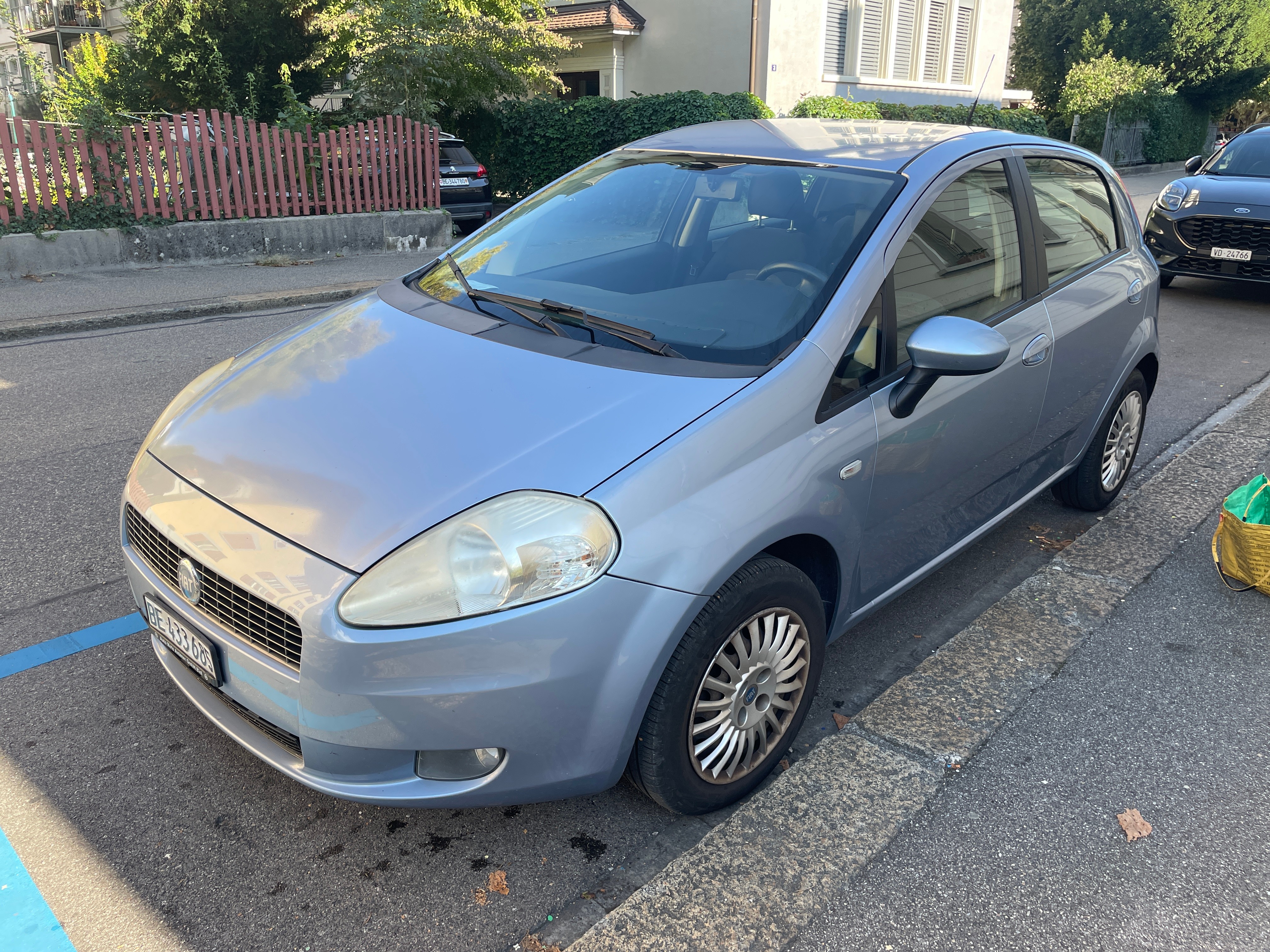 Car photo
