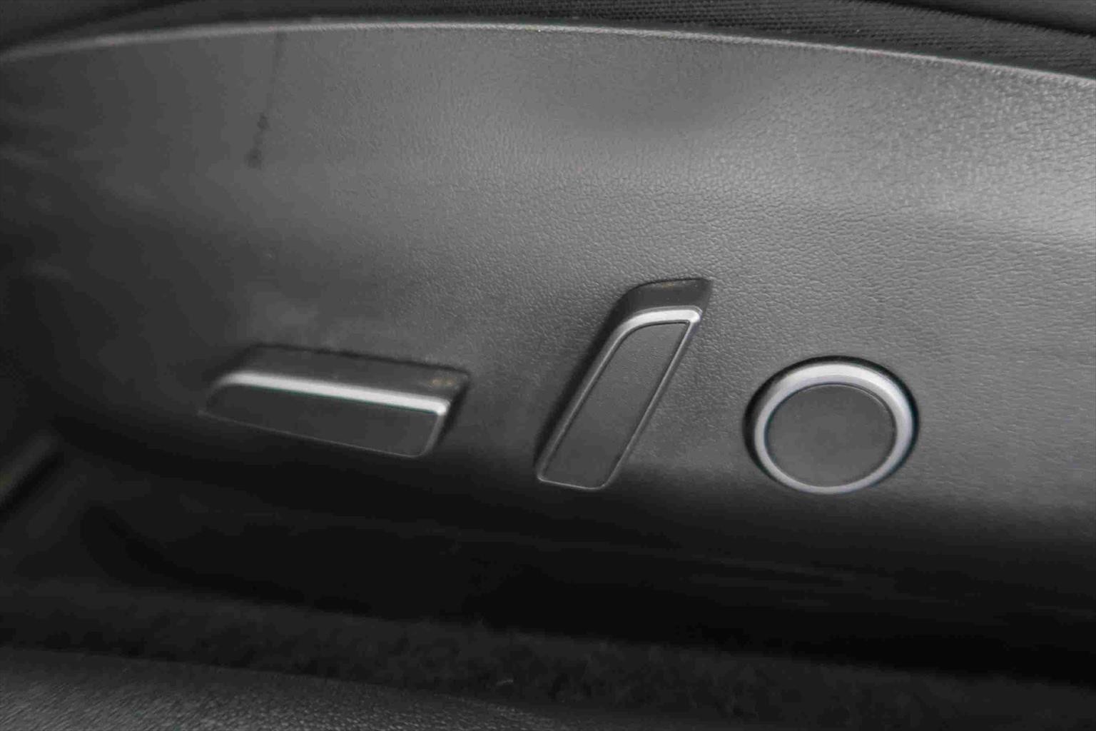 TESLA Model 3 Long Range Dual AWD-image-15