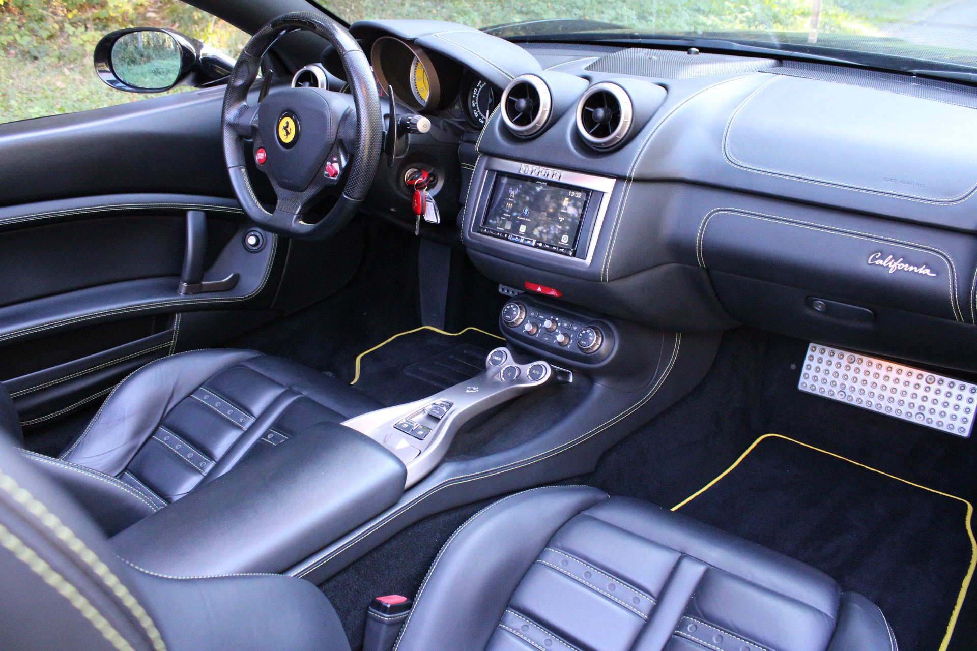 FERRARI California 4.3 V8-image-11