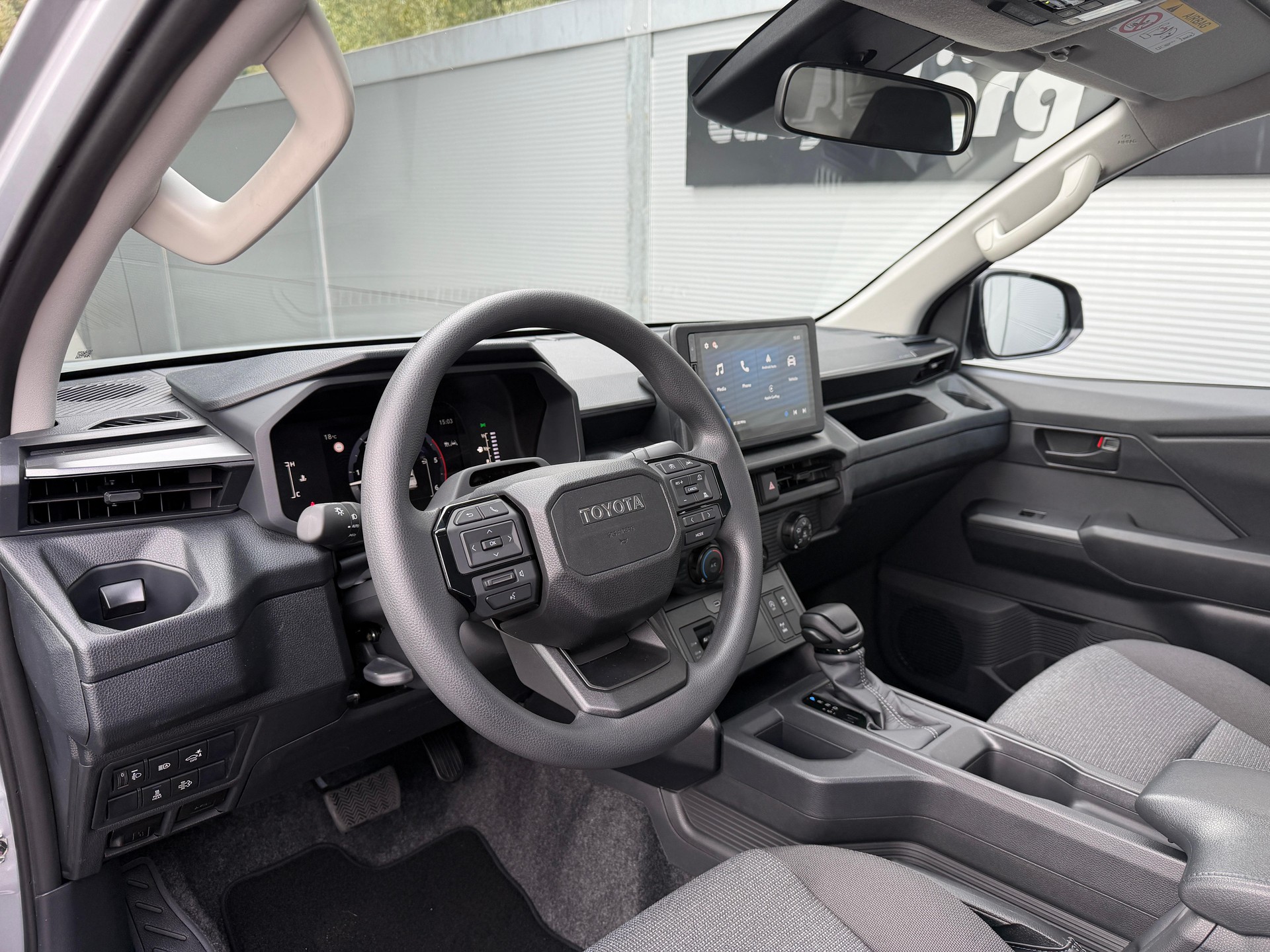 TOYOTA Hilux Double Cab.-Pick-up 2.8 D-4D MHEV 204 Active-image-7