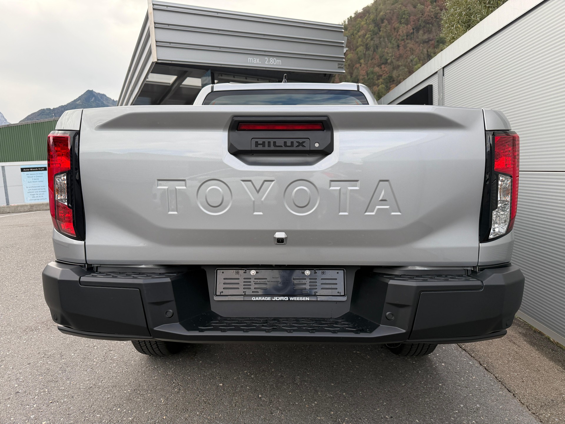 TOYOTA Hilux Double Cab.-Pick-up 2.8 D-4D MHEV 204 Active-image-4