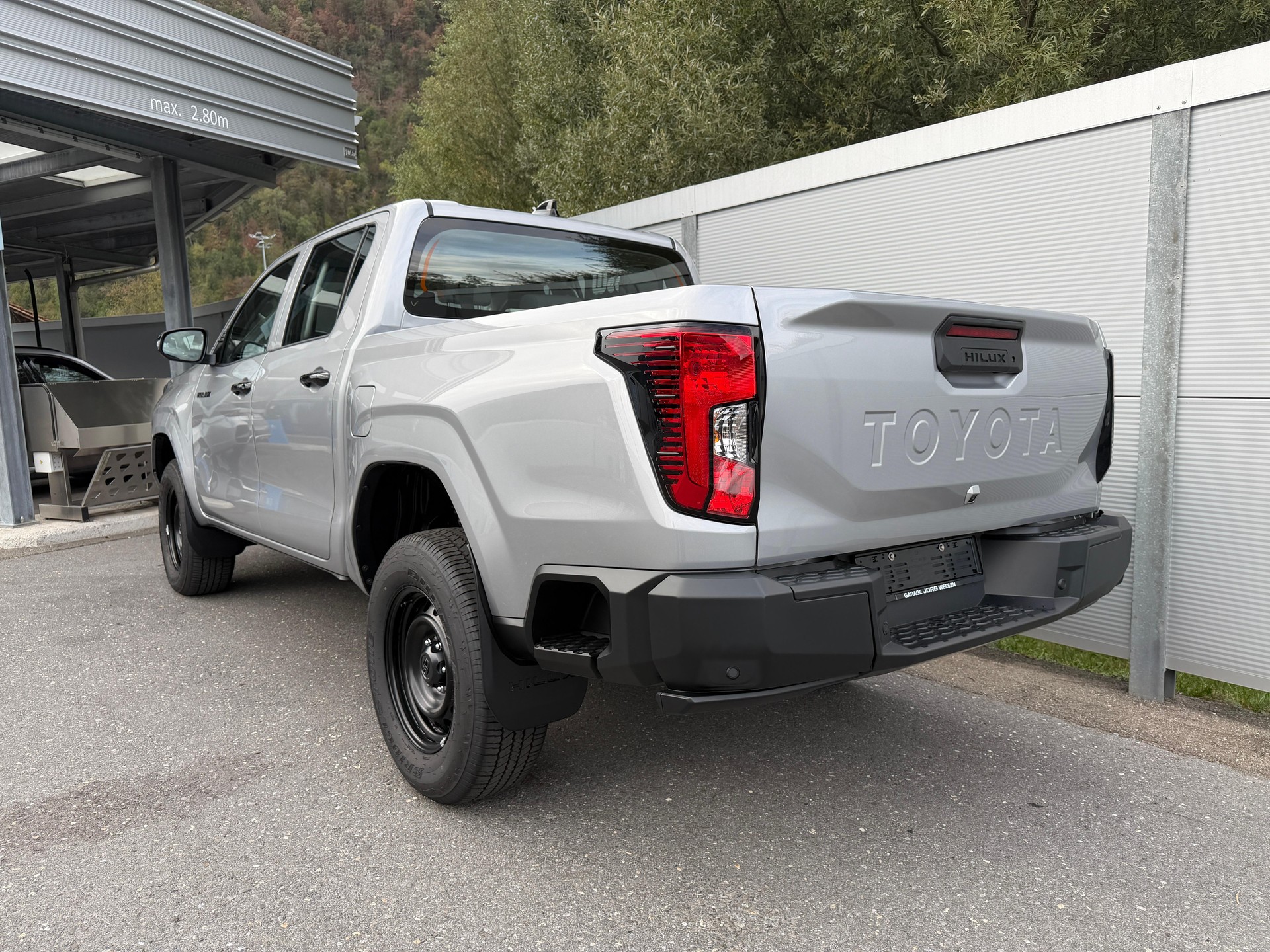 TOYOTA Hilux Double Cab.-Pick-up 2.8 D-4D MHEV 204 Active-image-3
