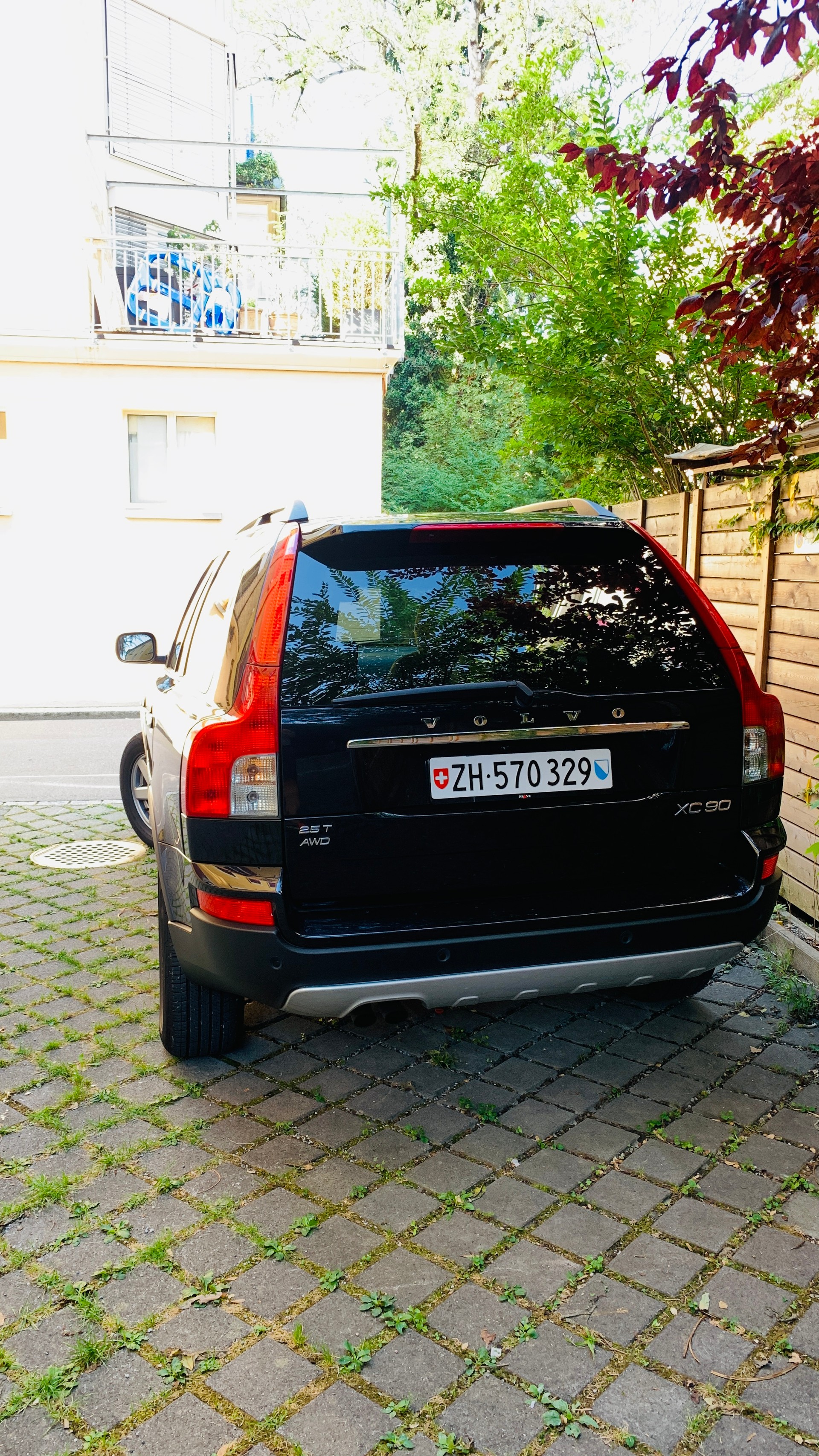VOLVO 2.5 T AWD Kinetic-image-1