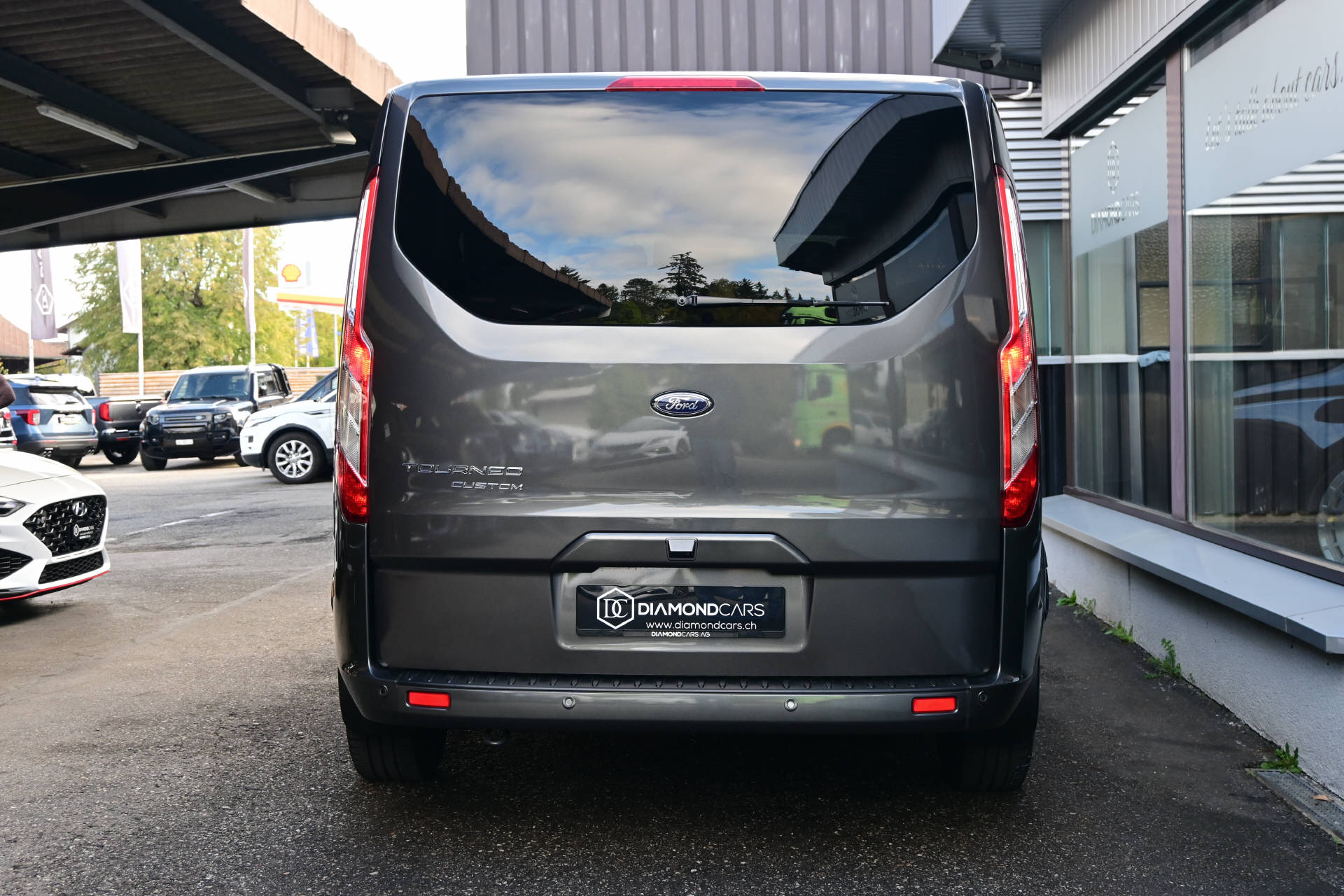 FORD Tourneo Custom 320 L1 2.0 TDCi 185 Titanium **8 Plätze**AHK**-image-6