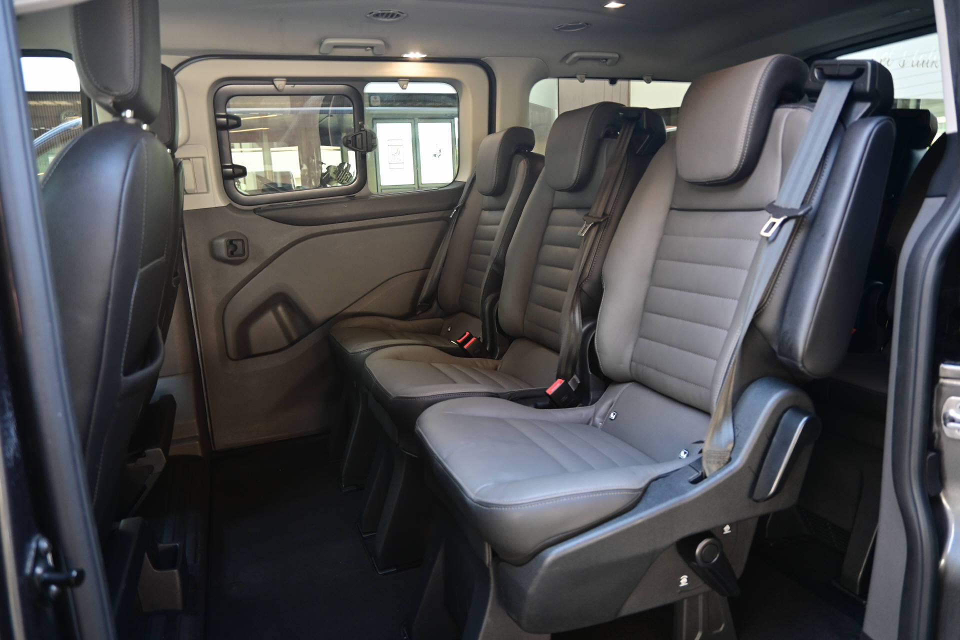 FORD Tourneo Custom 320 L1 2.0 TDCi 185 Titanium **8 Plätze**AHK**-image-20