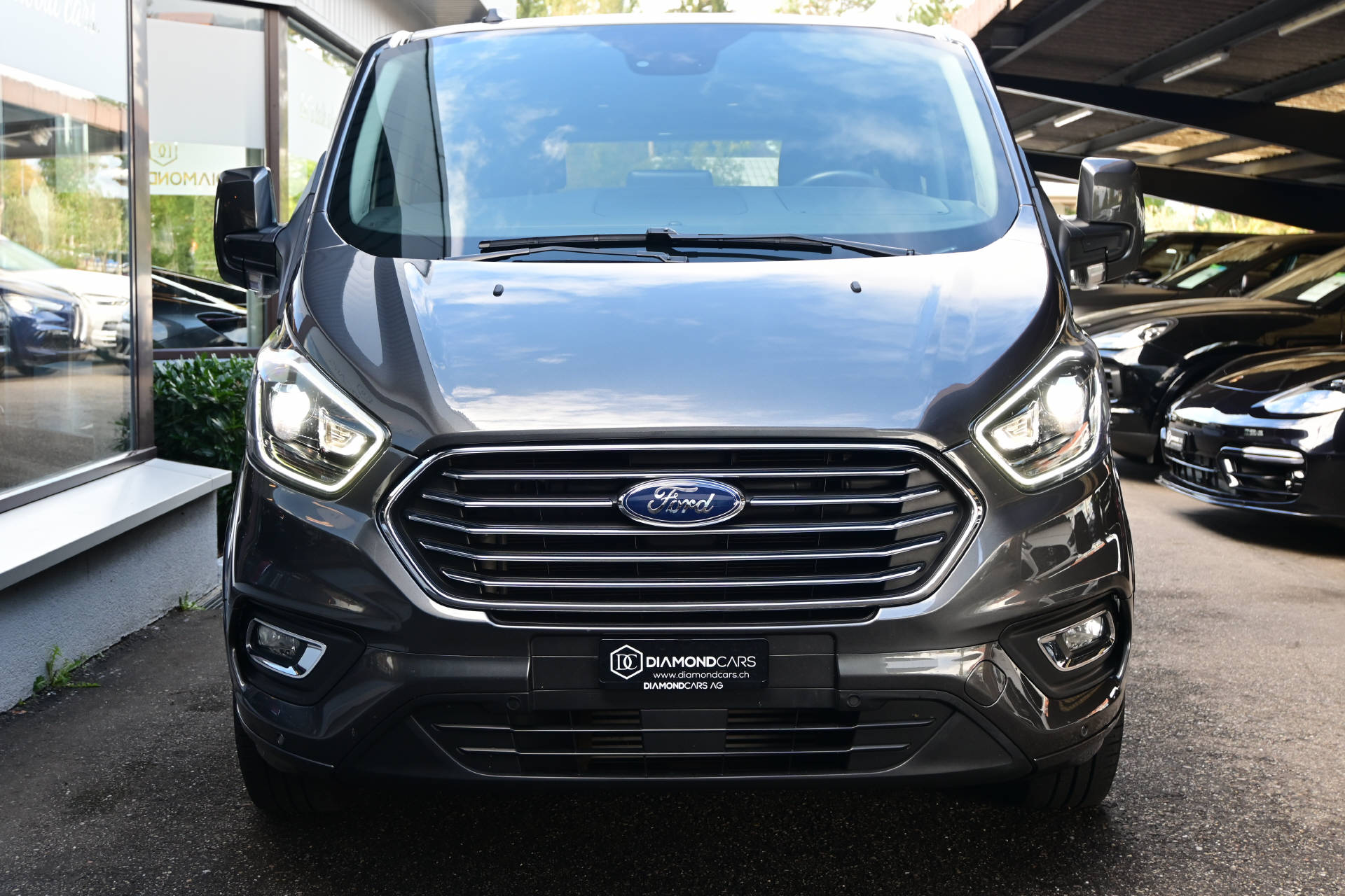 FORD Tourneo Custom 320 L1 2.0 TDCi 185 Titanium **8 Plätze**AHK**-image-1