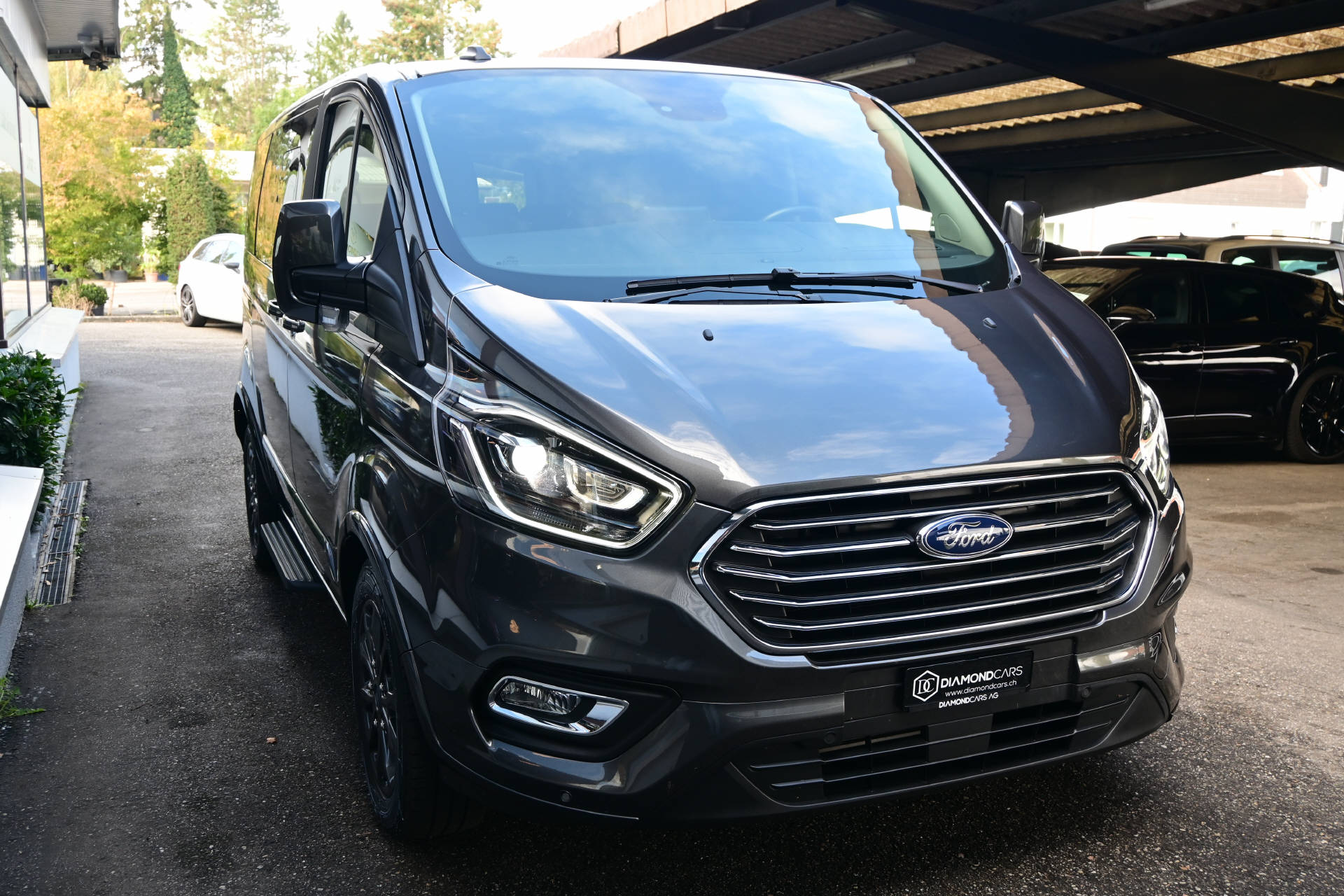 FORD Tourneo Custom 320 L1 2.0 TDCi 185 Titanium **8 Plätze**AHK**-image-2