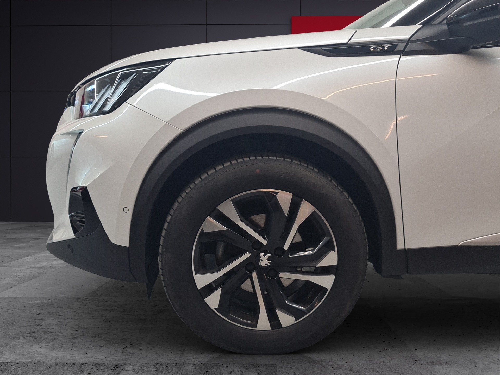 PEUGEOT 2008 1.2 GT-image-4