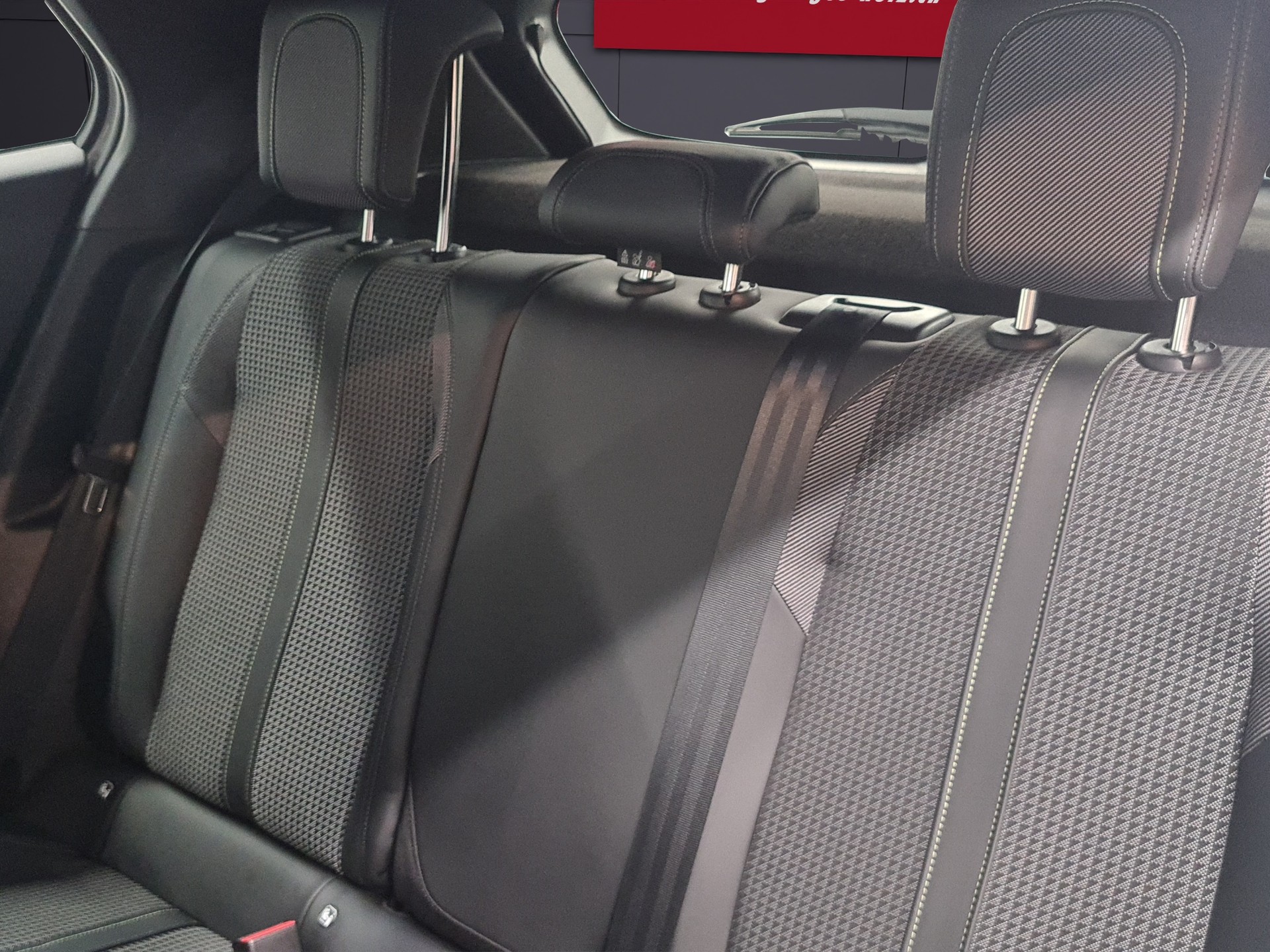 PEUGEOT 2008 1.2 GT-image-6