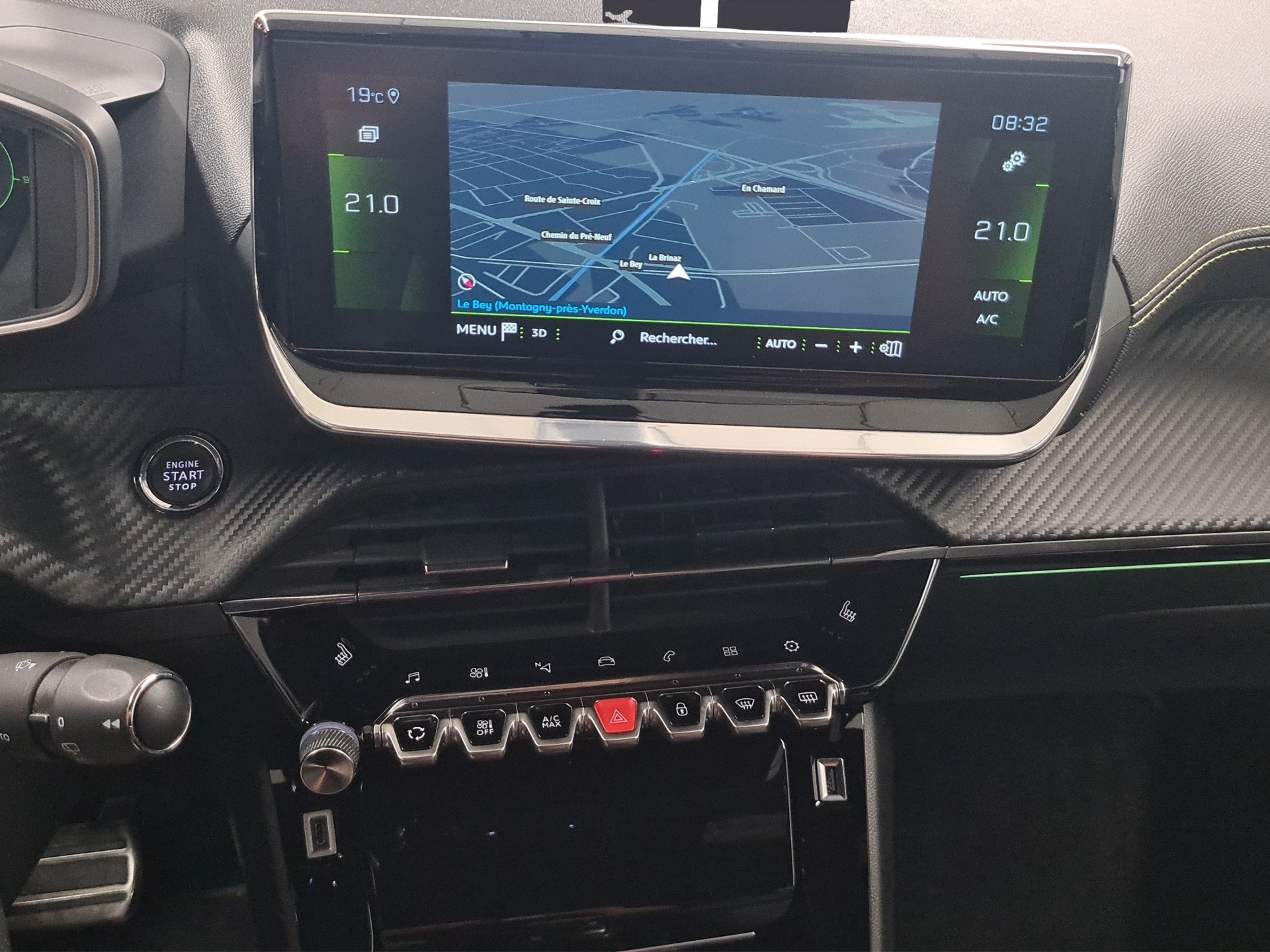 PEUGEOT 2008 1.2 GT-image-9