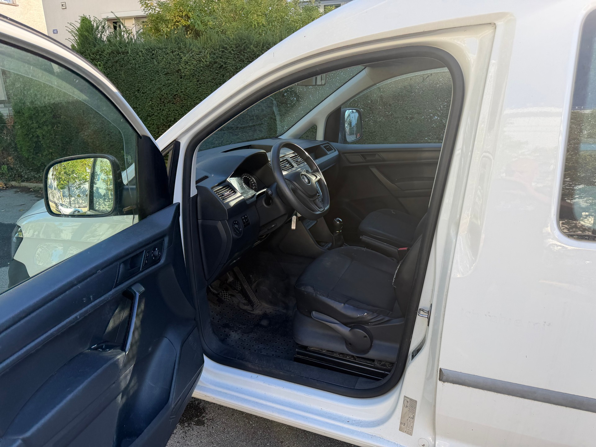 VW Caddy 1.4TGI BlueMotion Technology-image-7