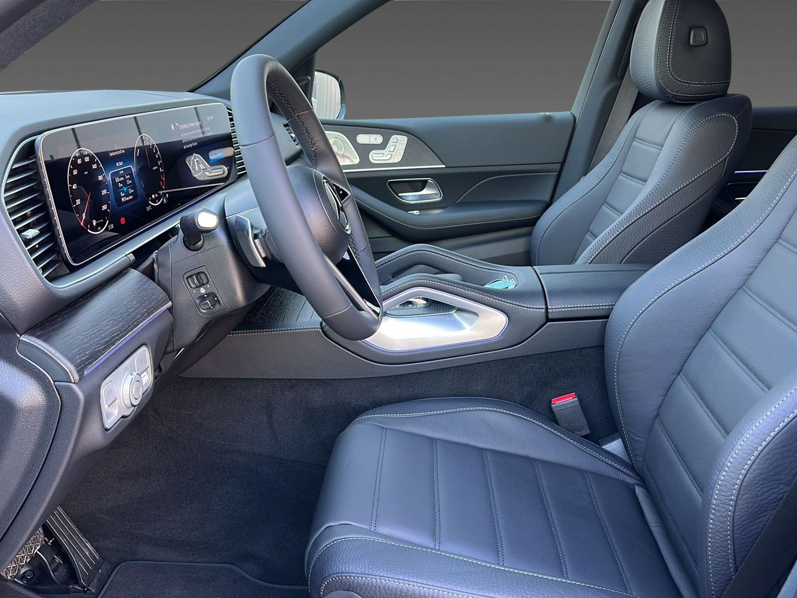 MERCEDES-BENZ GLE 400 e 4M 9G-Tronic-image-9