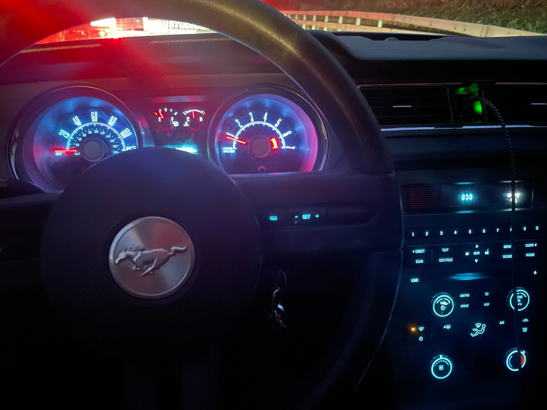 FORD MUSTANG Convertible-image-5