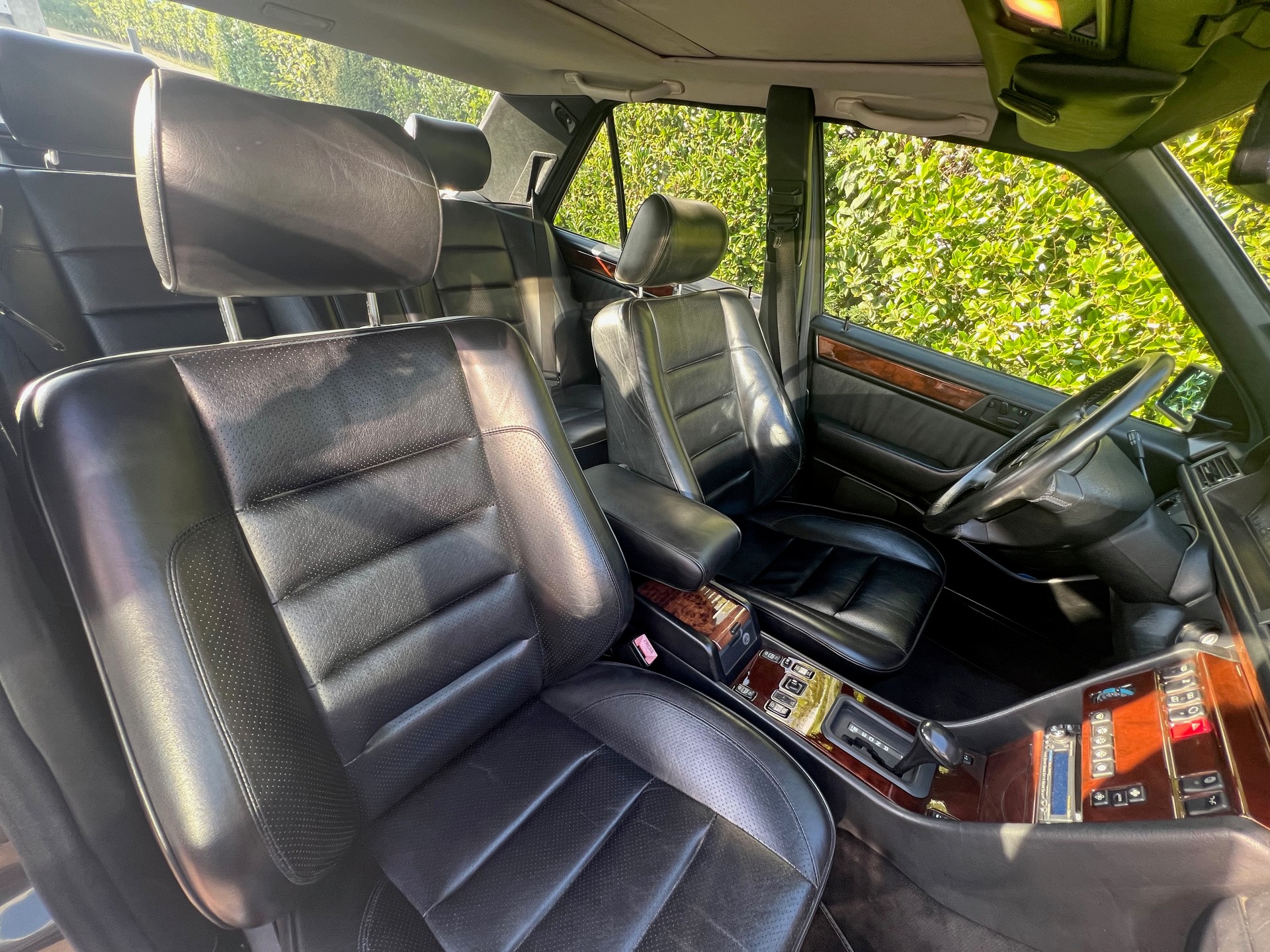 MERCEDES-BENZ E 500-image-4