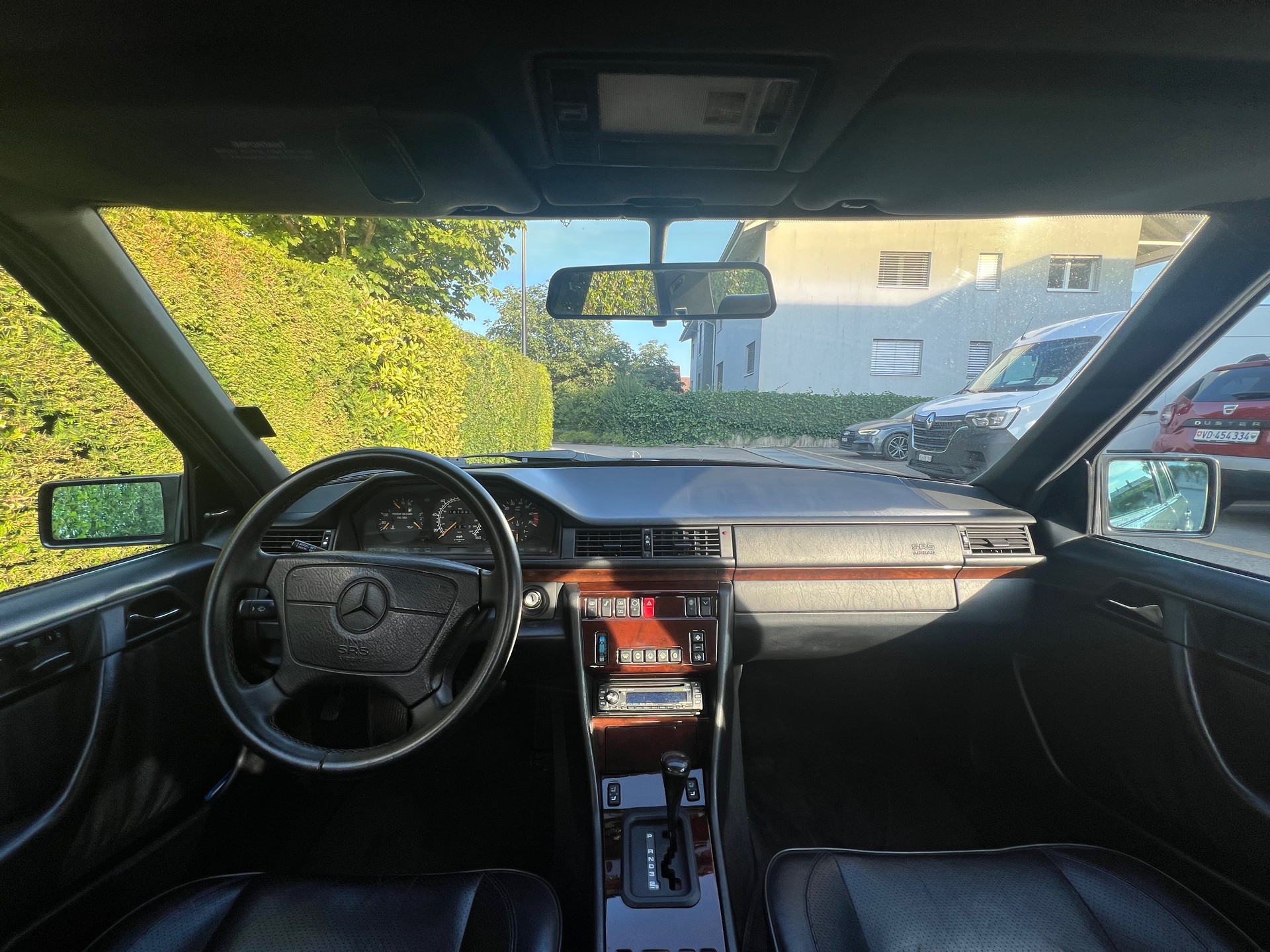 MERCEDES-BENZ E 500-image-3