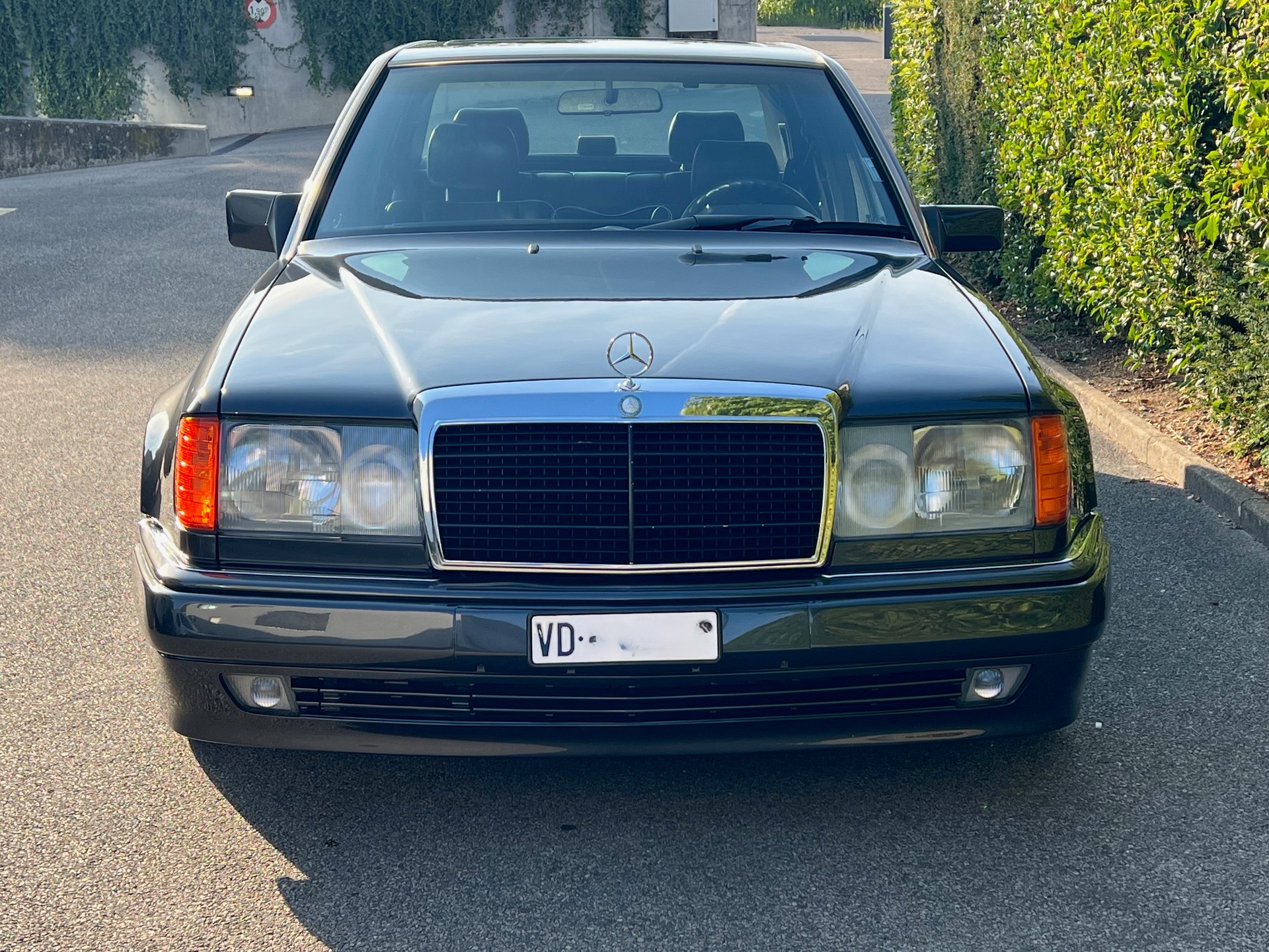 MERCEDES-BENZ E 500-image-0