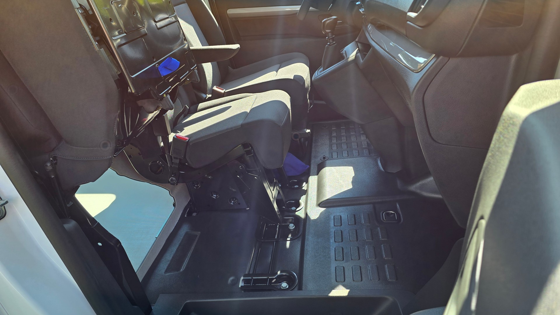 CITROEN Jumpy 1.5 BlueHDi 120 M Swiss Edition-image-10