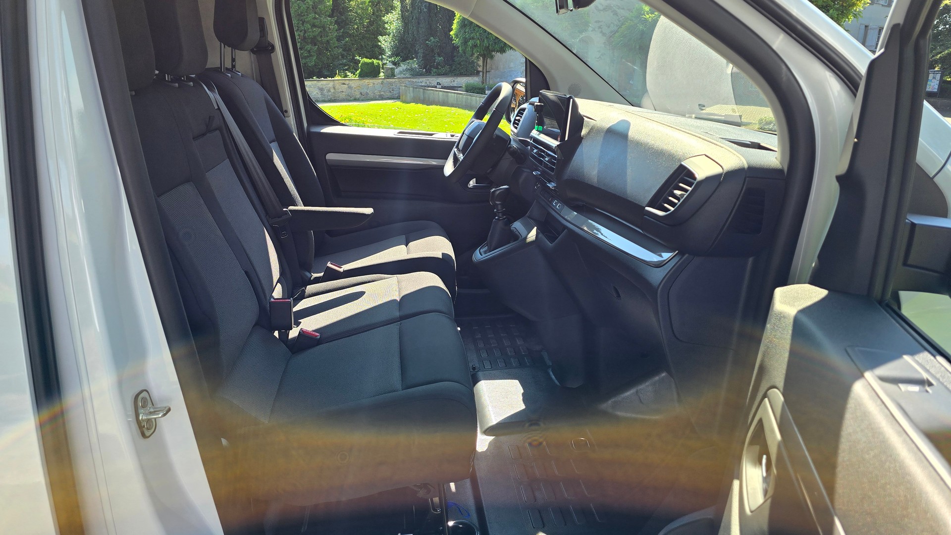 CITROEN Jumpy 1.5 BlueHDi 120 M Swiss Edition-image-9