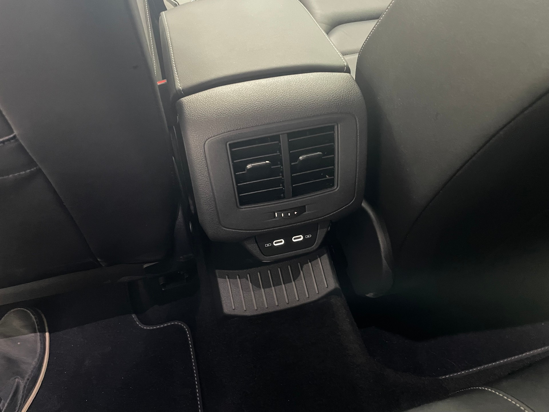 VW T-Roc 2.0 TSI R-Line 4M-image-19