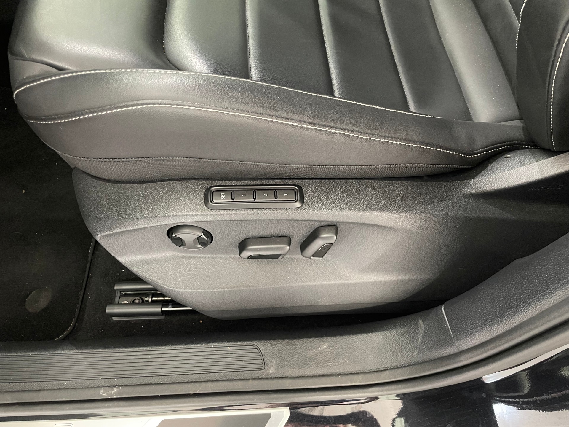 VW T-Roc 2.0 TSI R-Line 4M-image-7