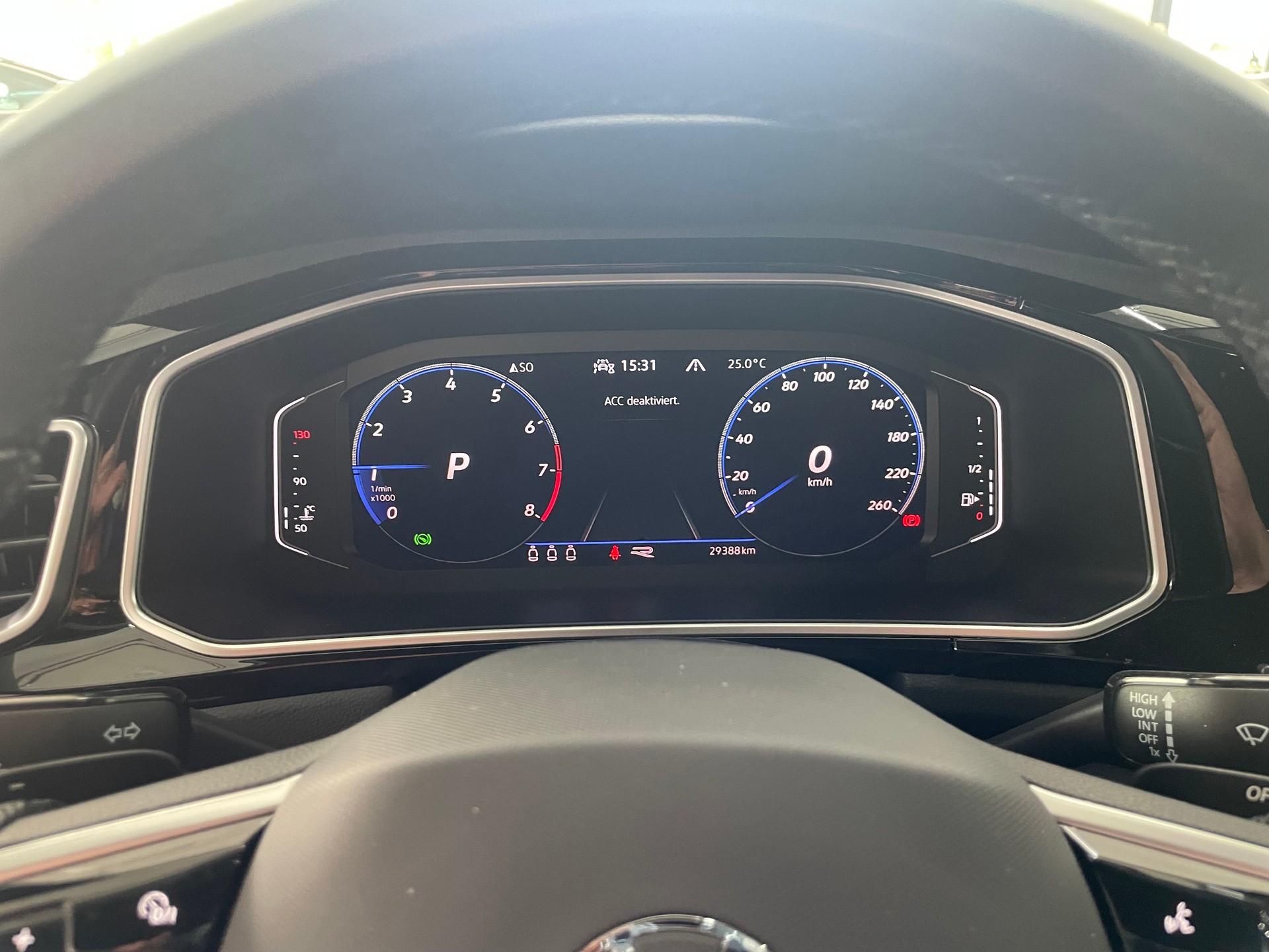 VW T-Roc 2.0 TSI R-Line 4M-image-10