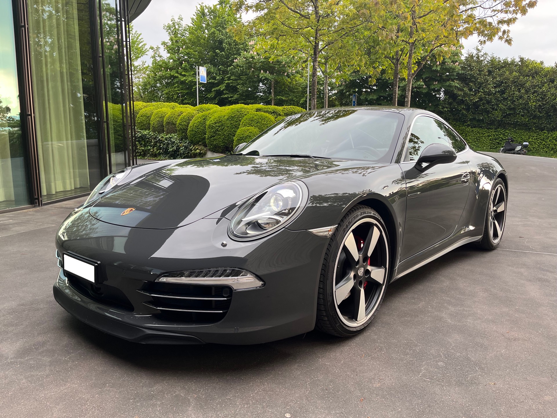 PORSCHE 911 Carrera S 50 Years PDK-image-4