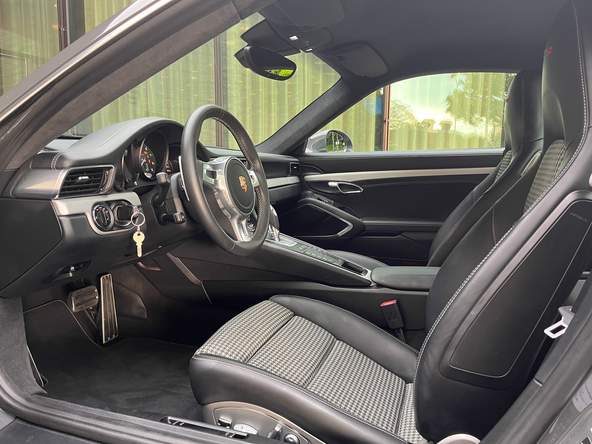 PORSCHE 911 Carrera S 50 Years PDK-image-14
