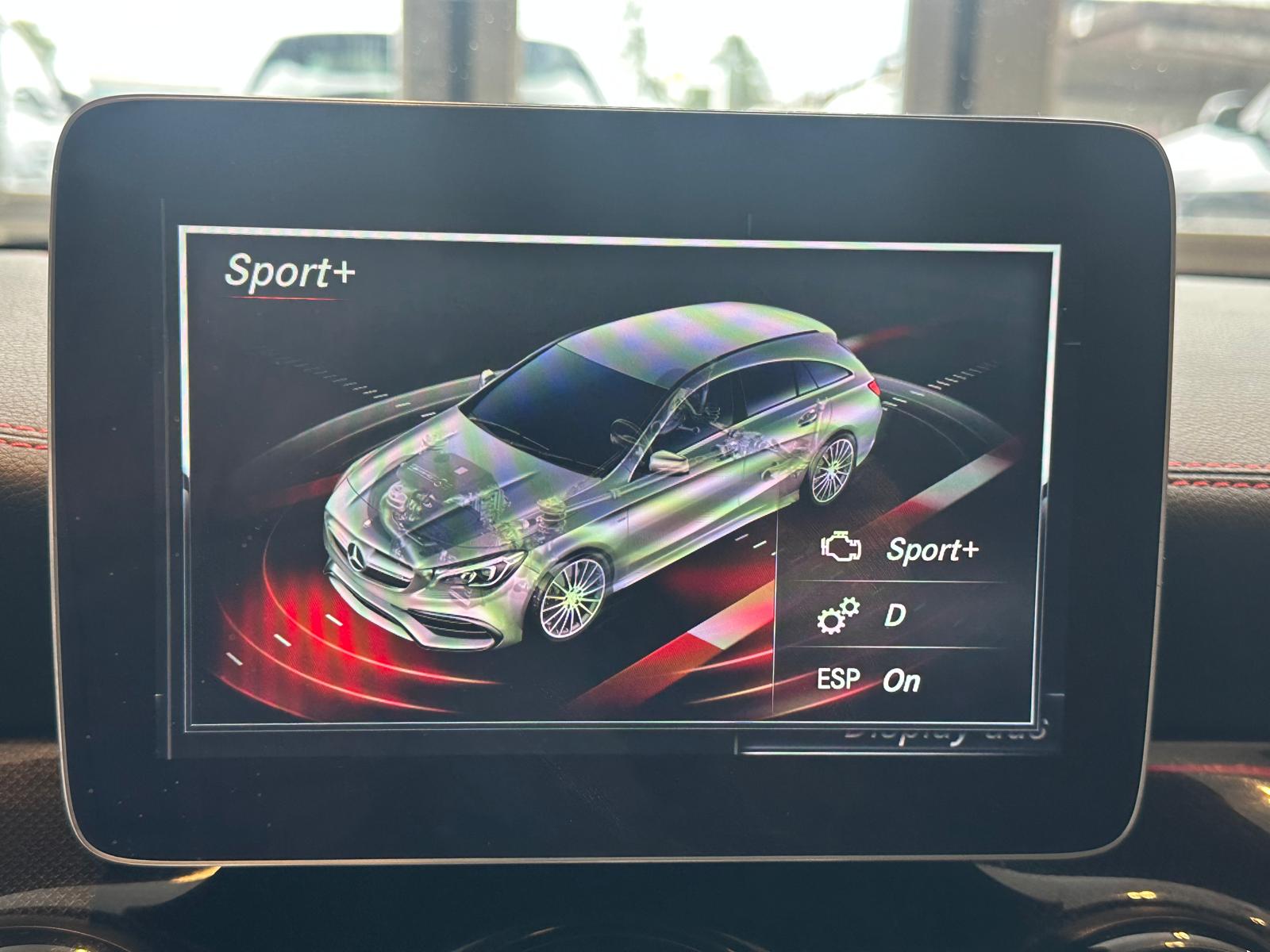 MERCEDES-BENZ CLA Shooting Brake 45 AMG 4Matic Speedshift-image-16