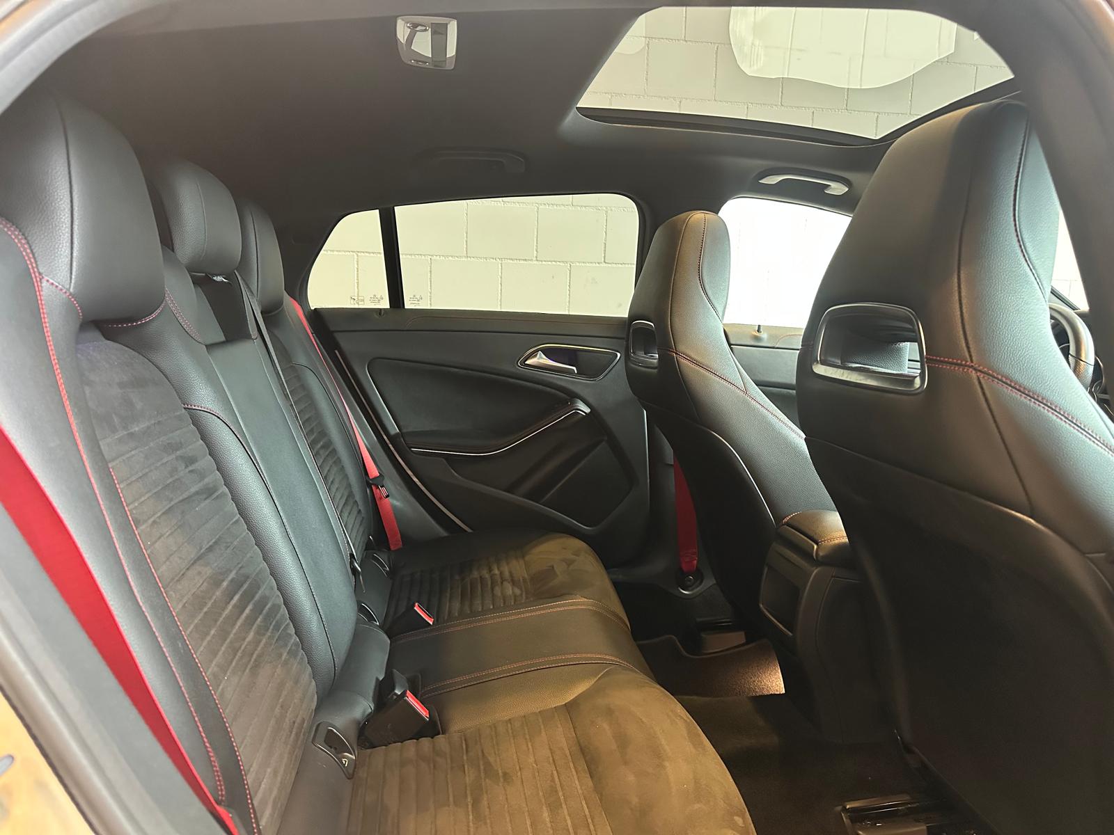 MERCEDES-BENZ CLA Shooting Brake 45 AMG 4Matic Speedshift-image-12