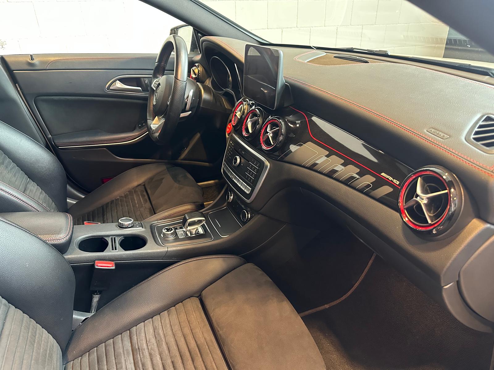 MERCEDES-BENZ CLA Shooting Brake 45 AMG 4Matic Speedshift-image-9