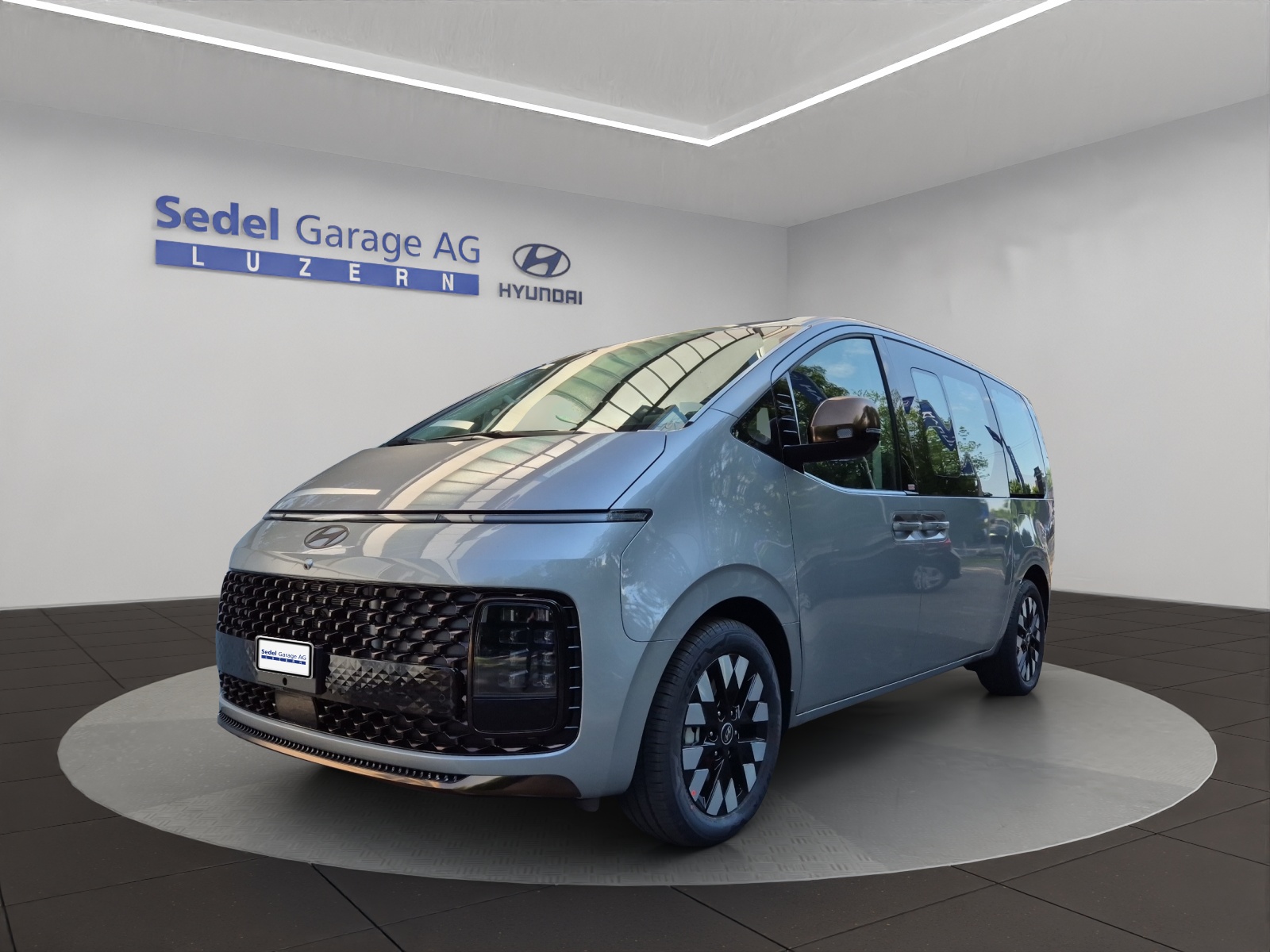 HYUNDAI Staria Premium 1.6 GDi HEV Vertex-image-0