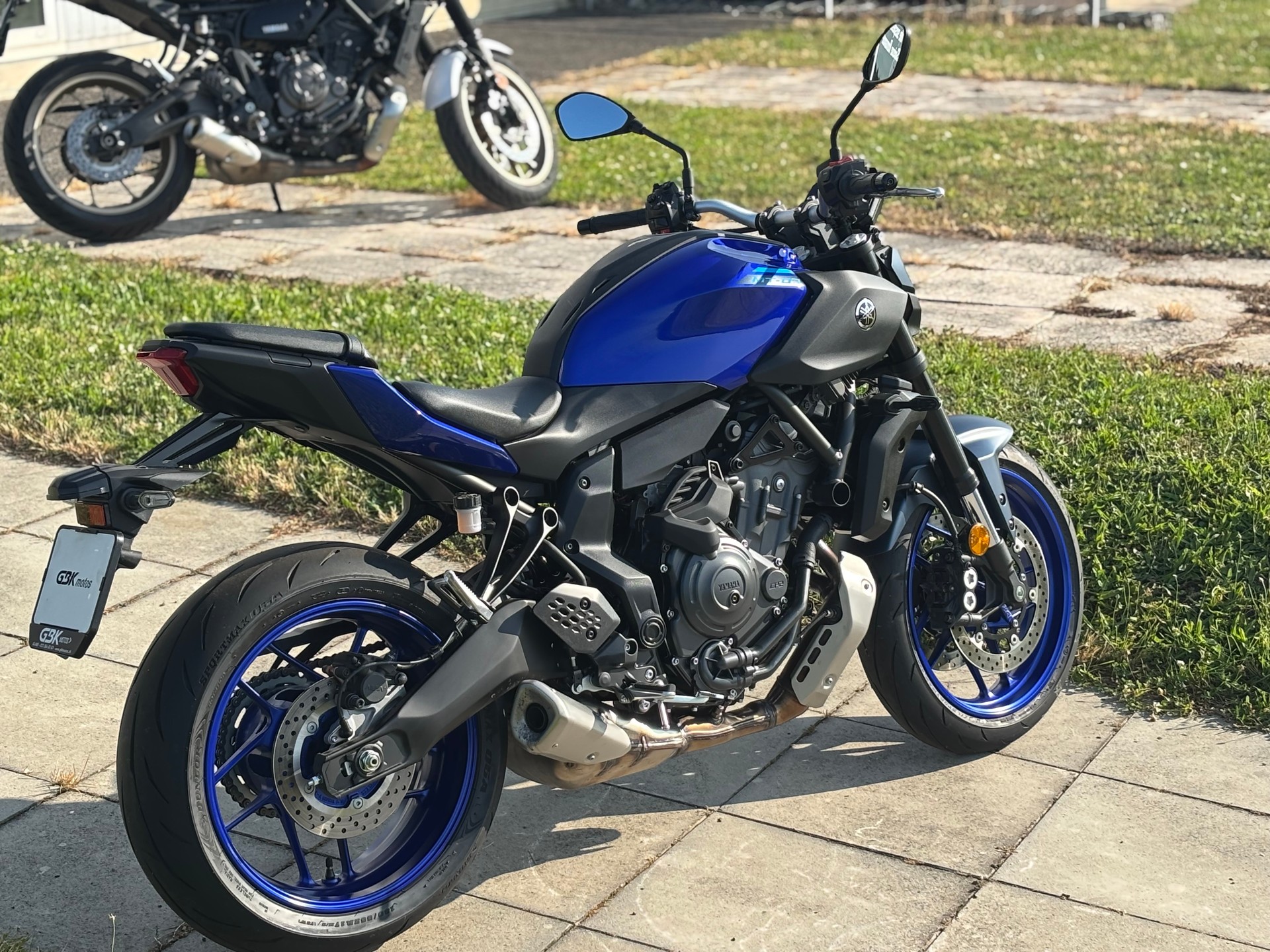 YAMAHA MT-07 Y-AMT-showroom-element-1