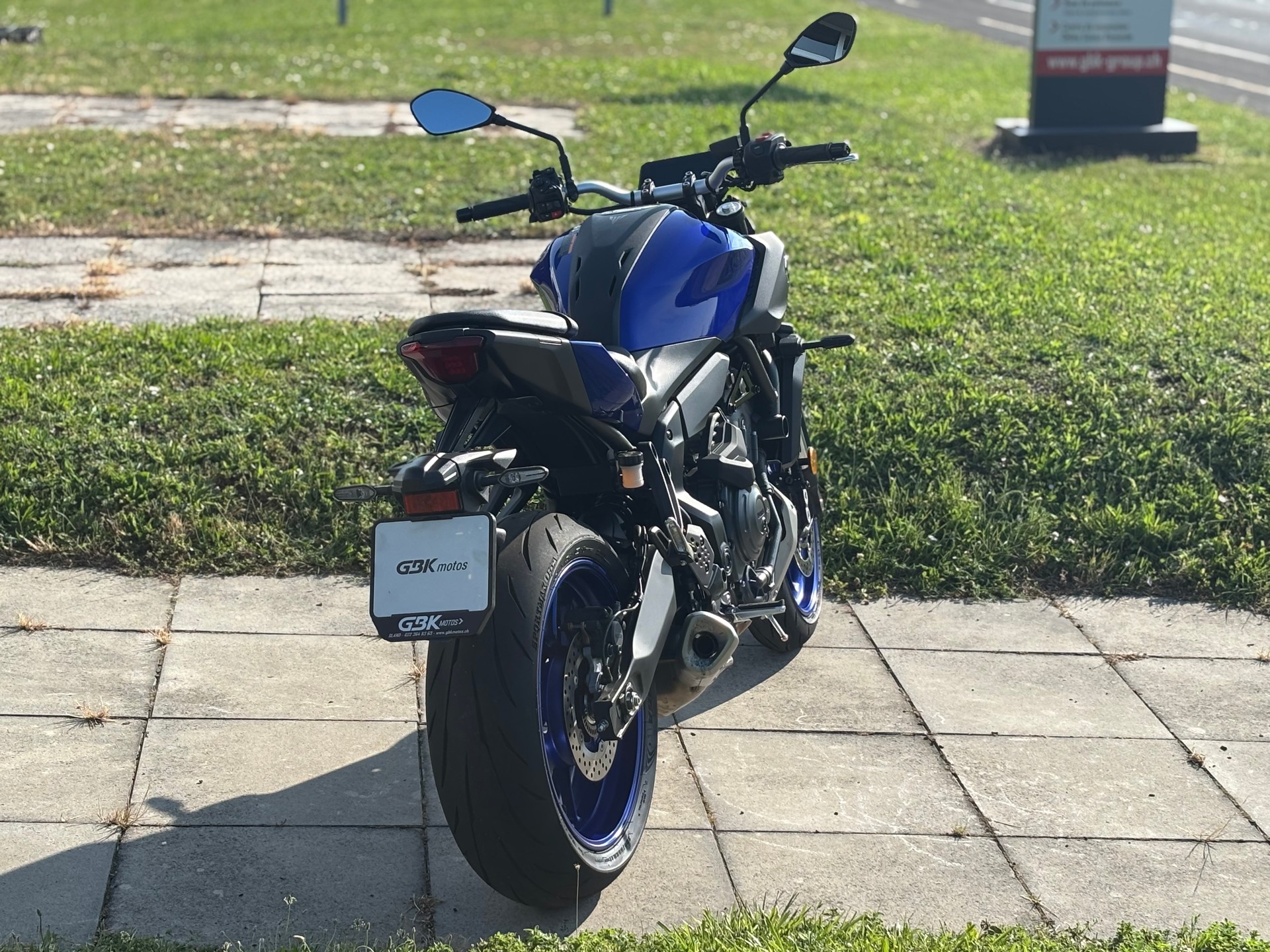 YAMAHA MT-07 Y-AMT-showroom-element-2